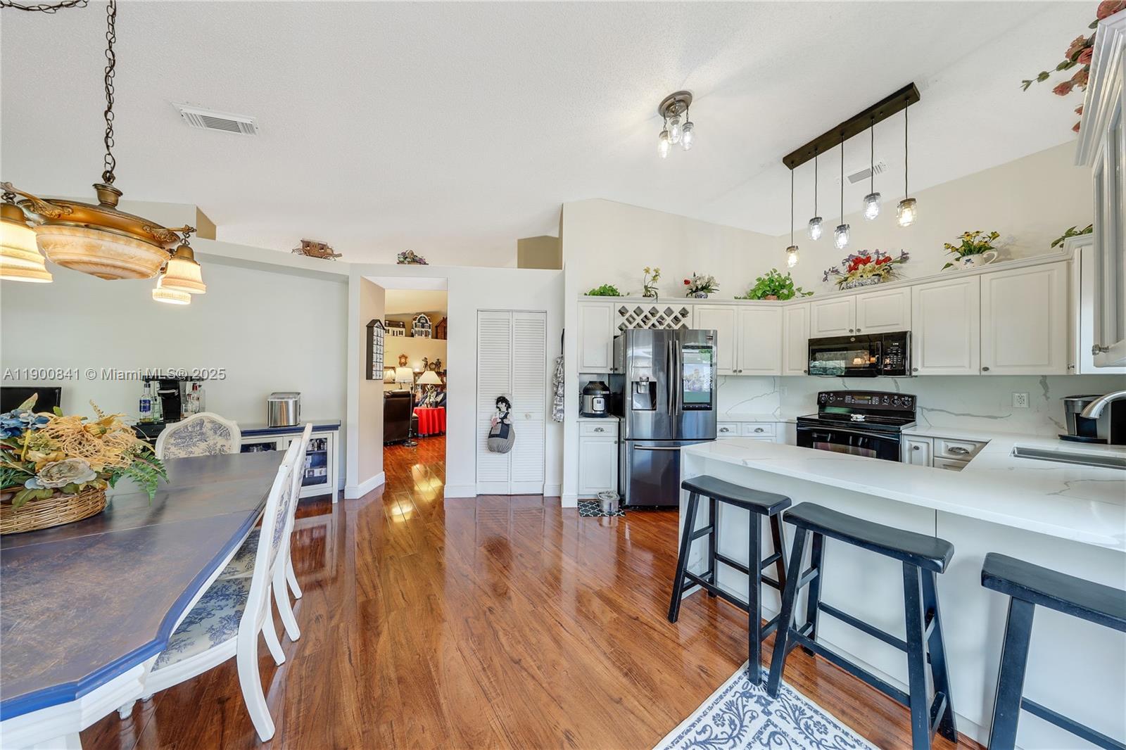 DIMENSIONS NORTH AT CHAPE - Residential