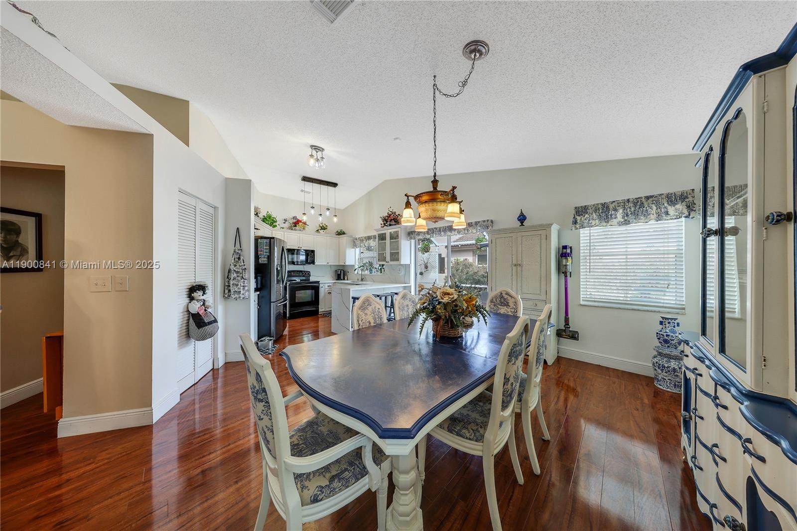 DIMENSIONS NORTH AT CHAPE - Residential