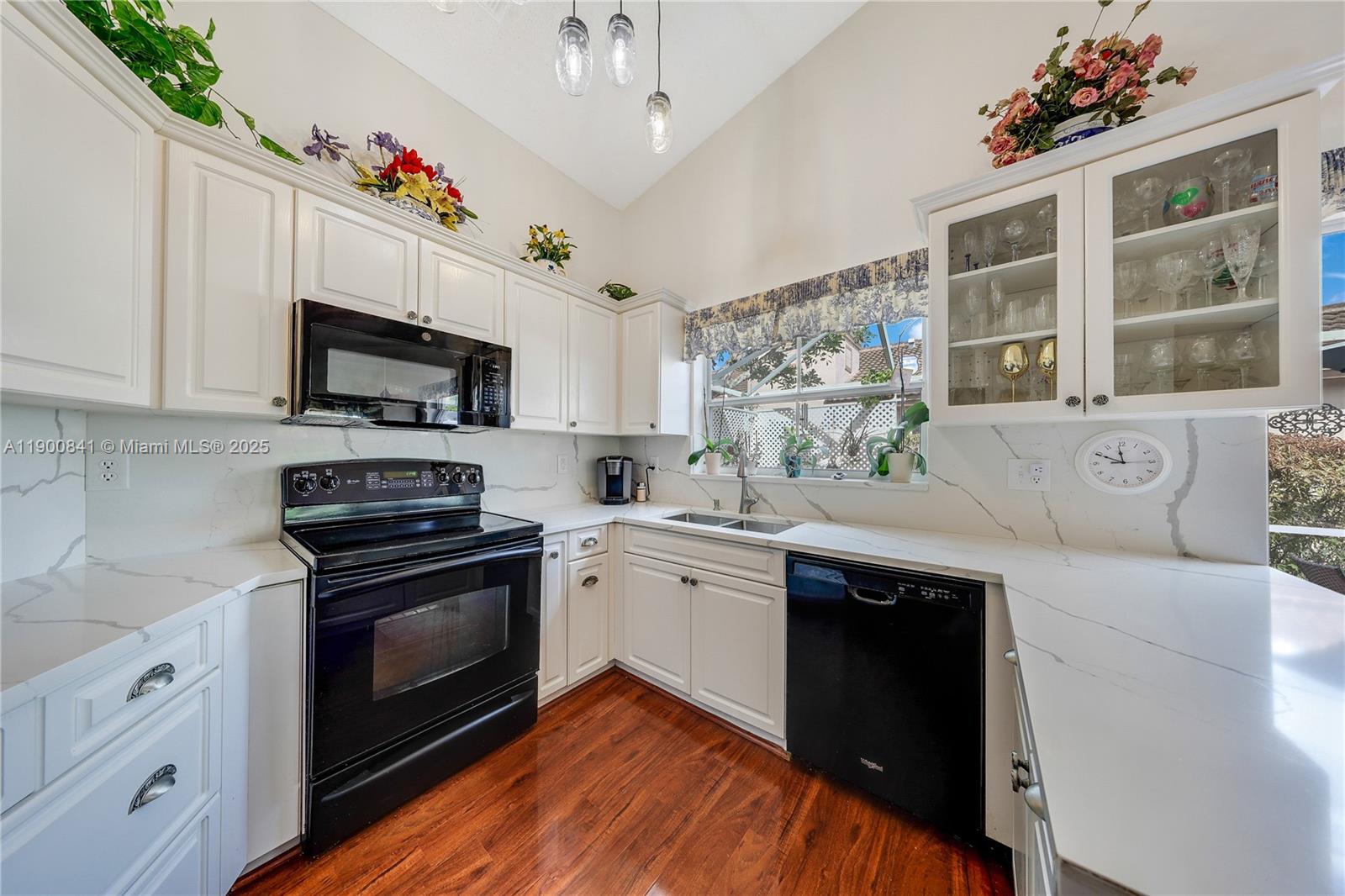 DIMENSIONS NORTH AT CHAPE - Residential