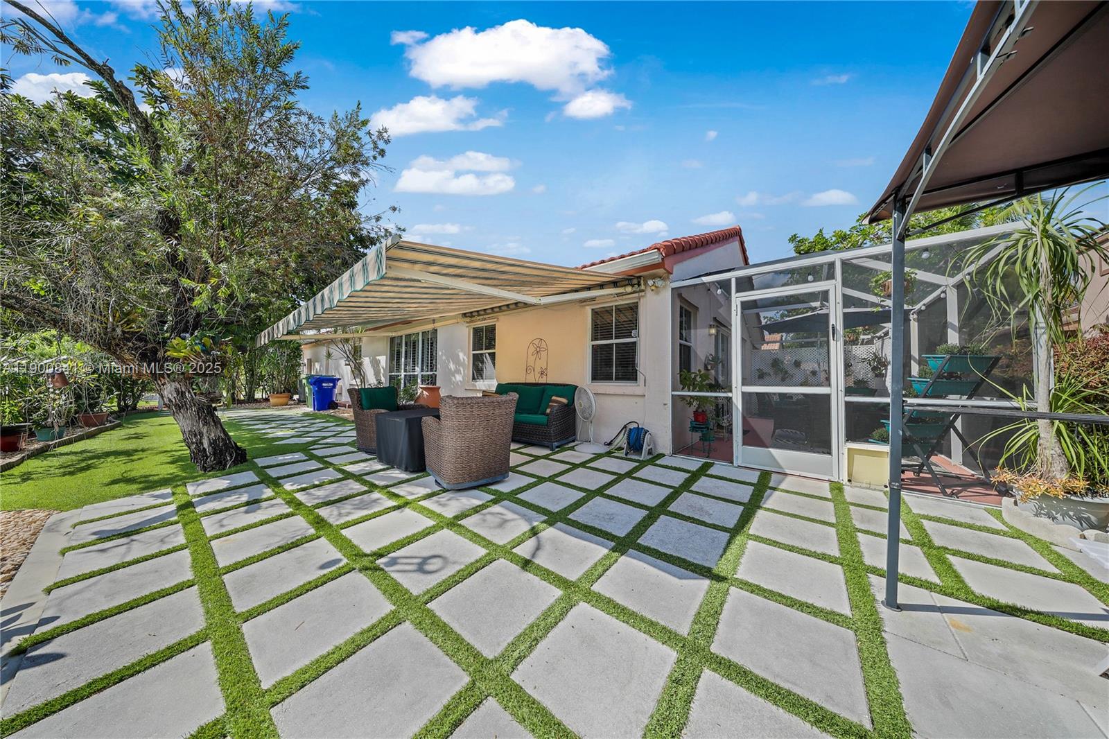 DIMENSIONS NORTH AT CHAPE - Residential