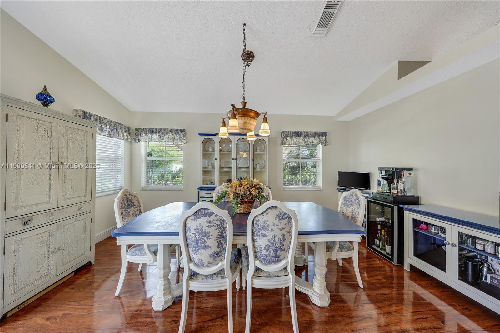 DIMENSIONS NORTH AT CHAPE - Residential