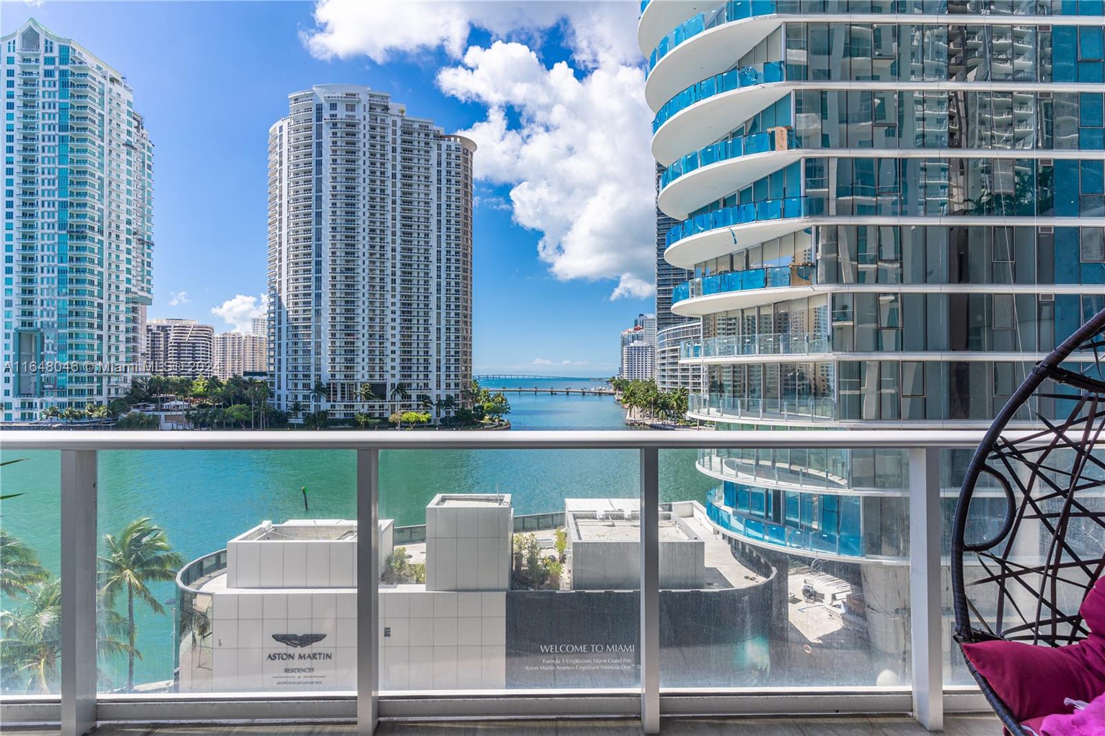 Met 1, Spectacular Waterfront Loft-Style Apartment, 1 Bedroom/2 Full Baths , This residence has stunning panoramic views of Biscayne Bay and the Miami skyline. Enjoy the convenience of 24-hour concierge service, assigned parking, and proximity to Brickell, Wynwood, Midtown, and Edgewater Design District. The spacious loft-style unit features dramatic double-height ceilings that bathe the interior in natural light. The entry level includes a spacious living room, luxurious kitchen, and a full bathroom, while the second floor houses the private master bedroom with bathroom. Please contact me for more details and to schedule a showing.