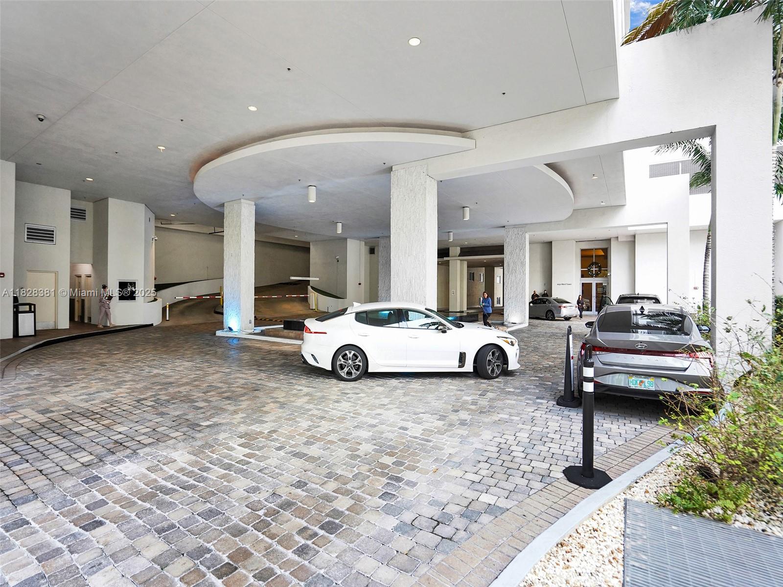 1050 Brickell Ave 2820