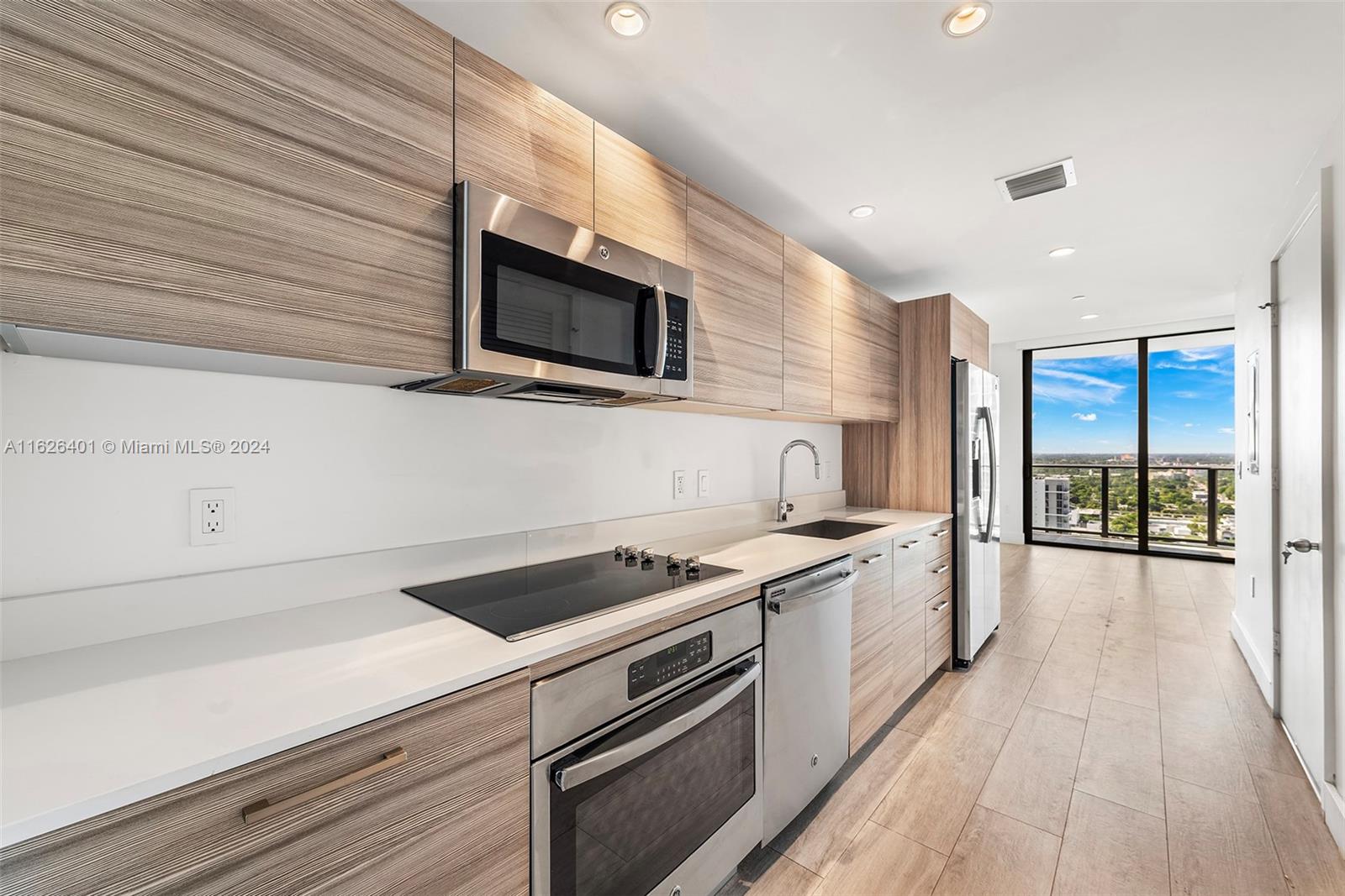 121 NE 34th St 2515
