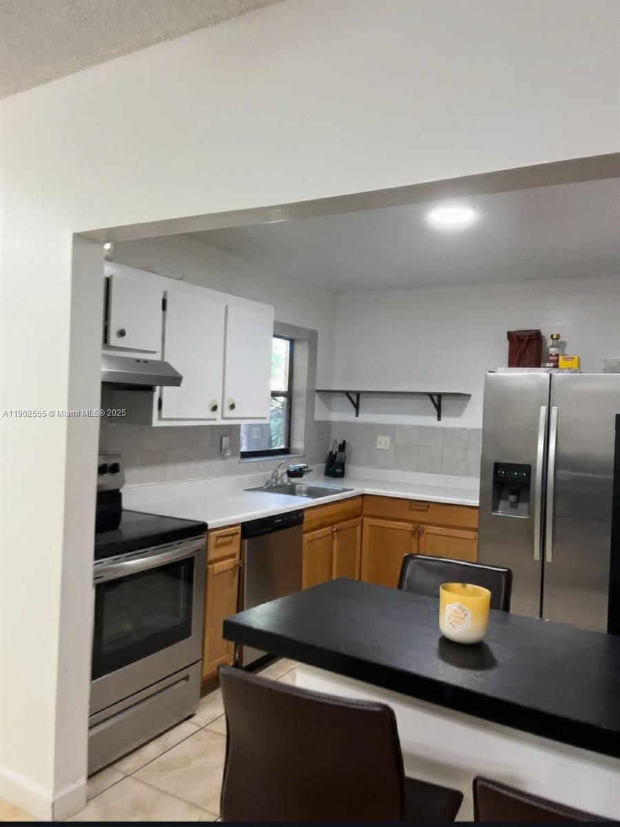 NORTHLAKE VLG AT CALIF CL - Residential Lease