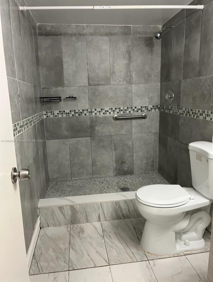 NORTHLAKE VLG AT CALIF CL - Residential Lease