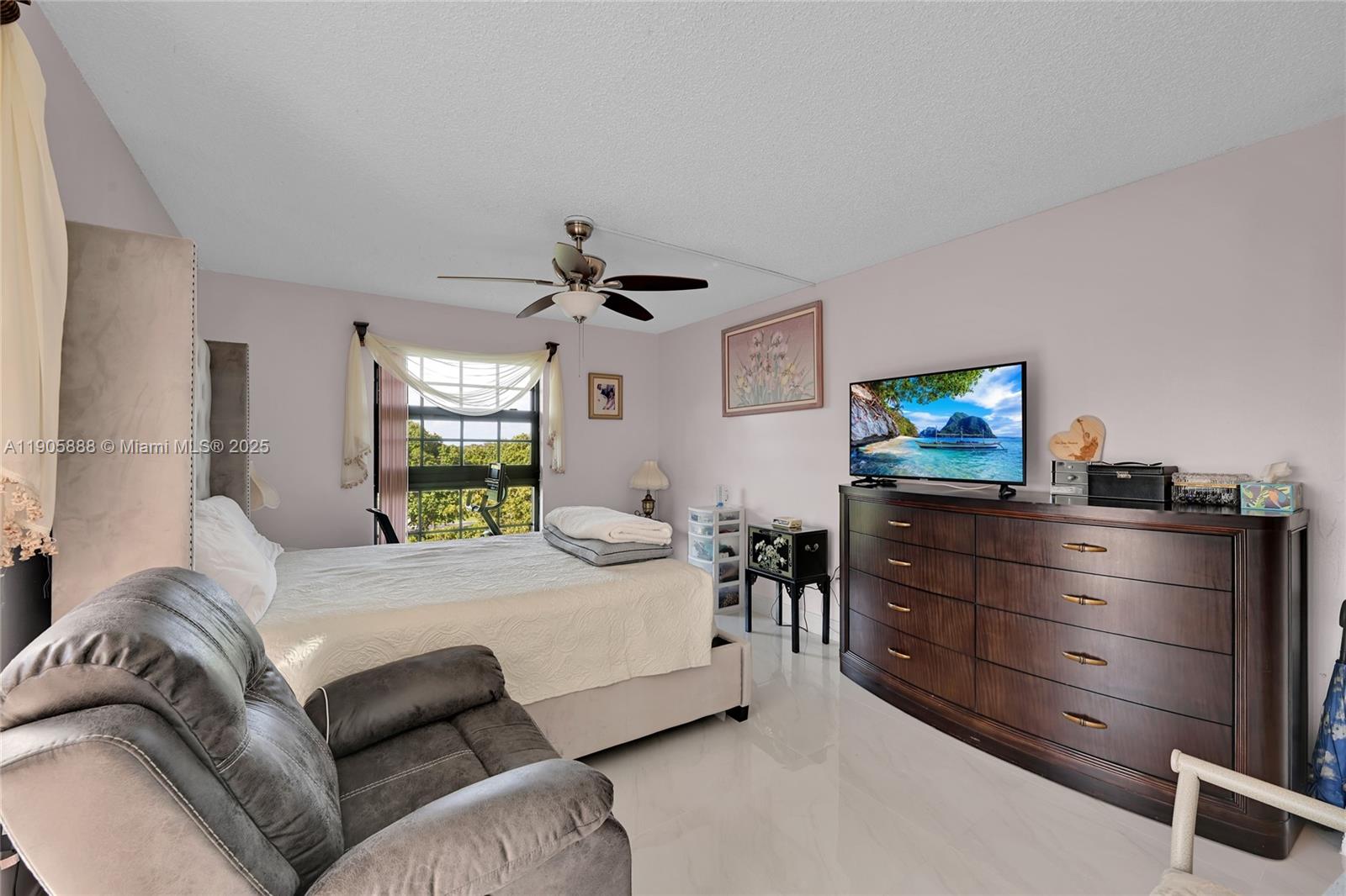 INVERWOOD CONDO - Residential