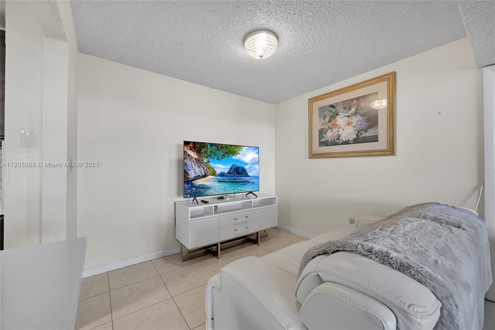 INVERWOOD CONDO - Residential