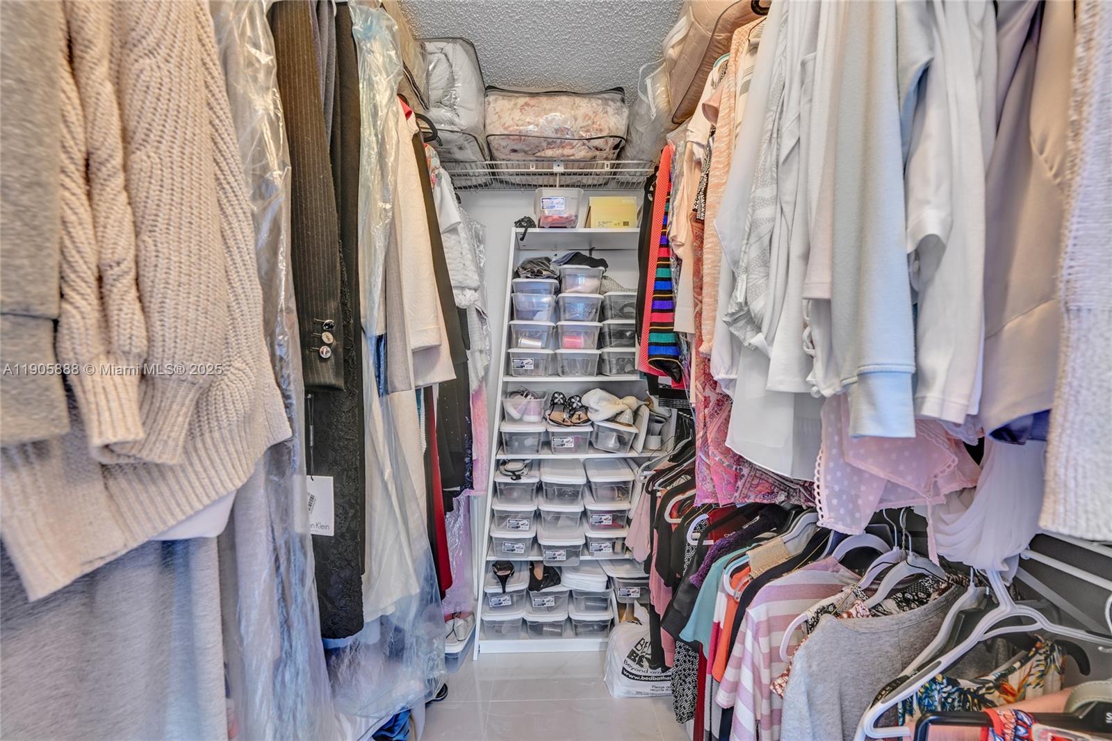 INVERWOOD CONDO - Residential