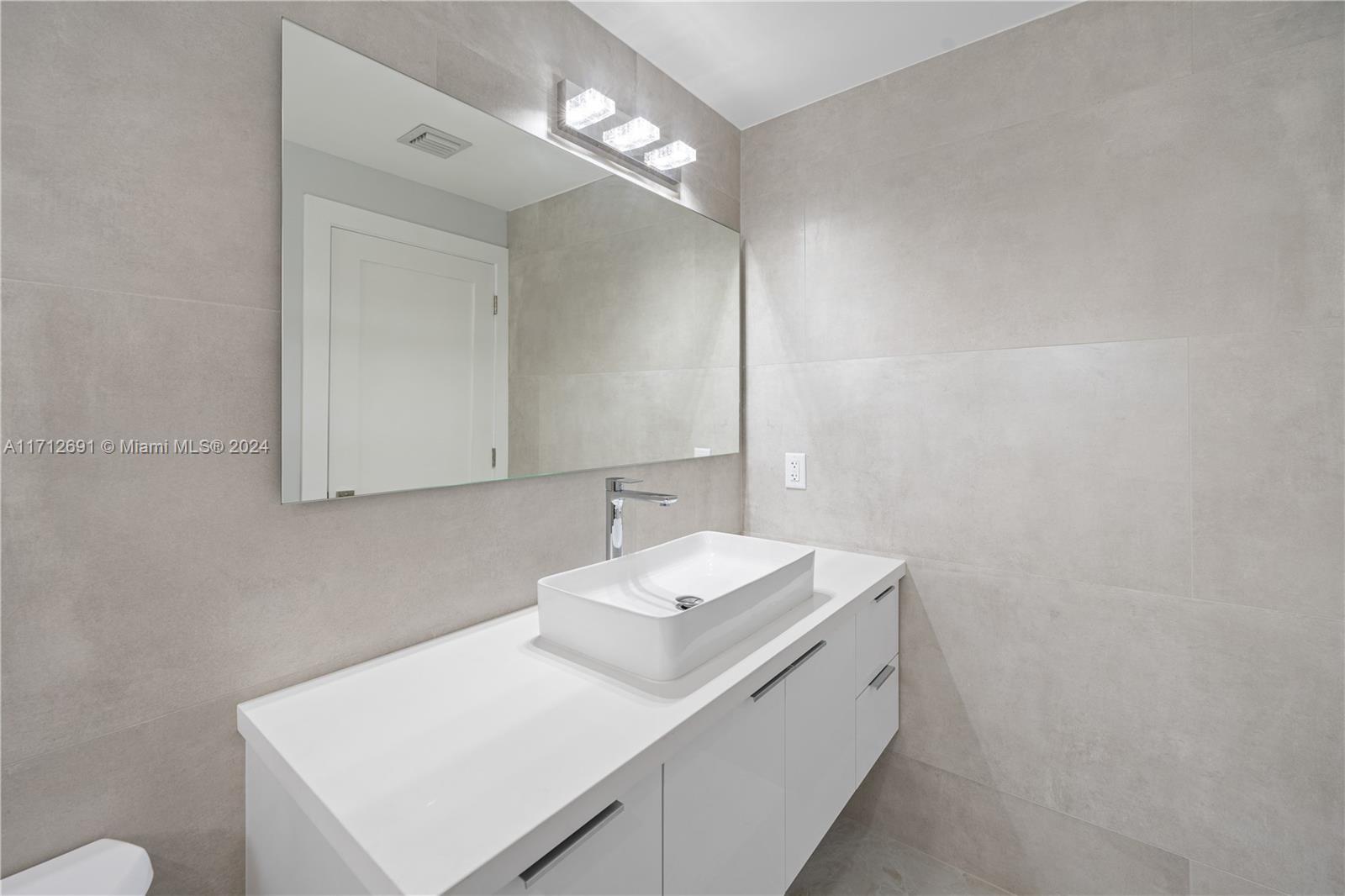 2ND REV PL SARATOGA HEIGH - Residential