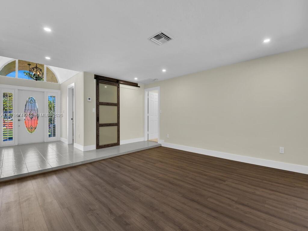 PALM RIVER ESTATES - Residential