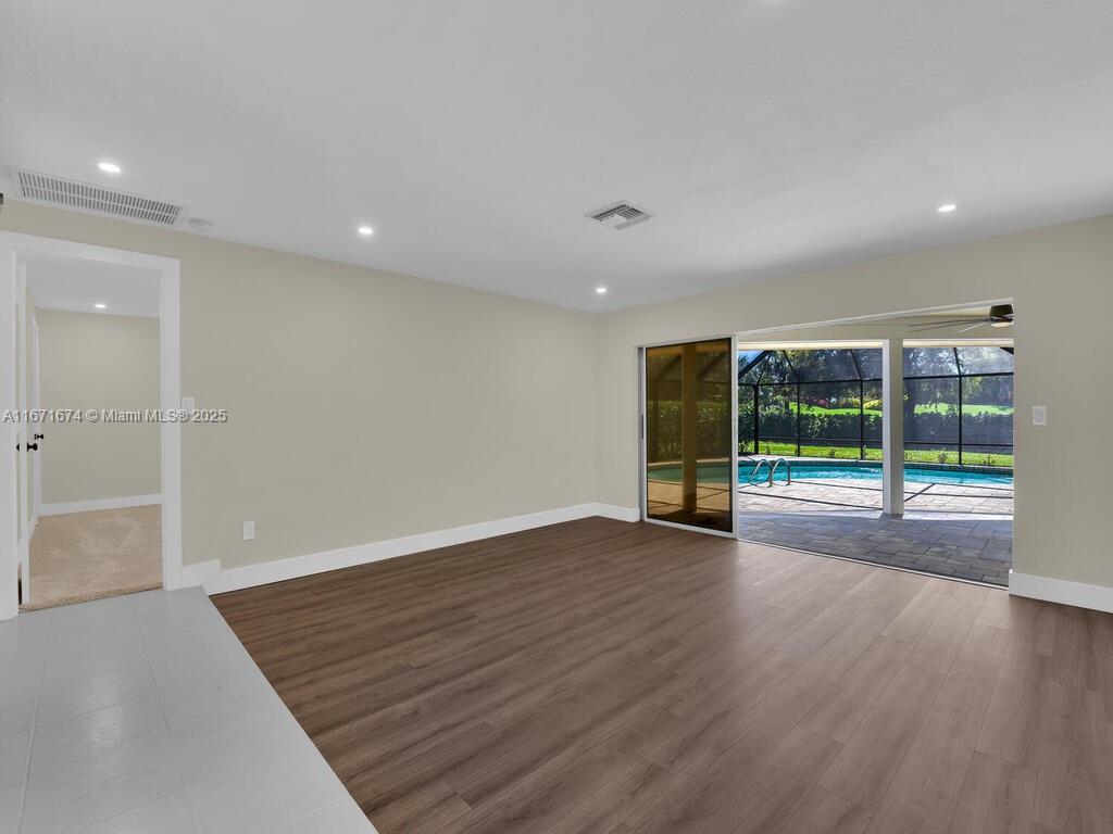 PALM RIVER ESTATES - Residential