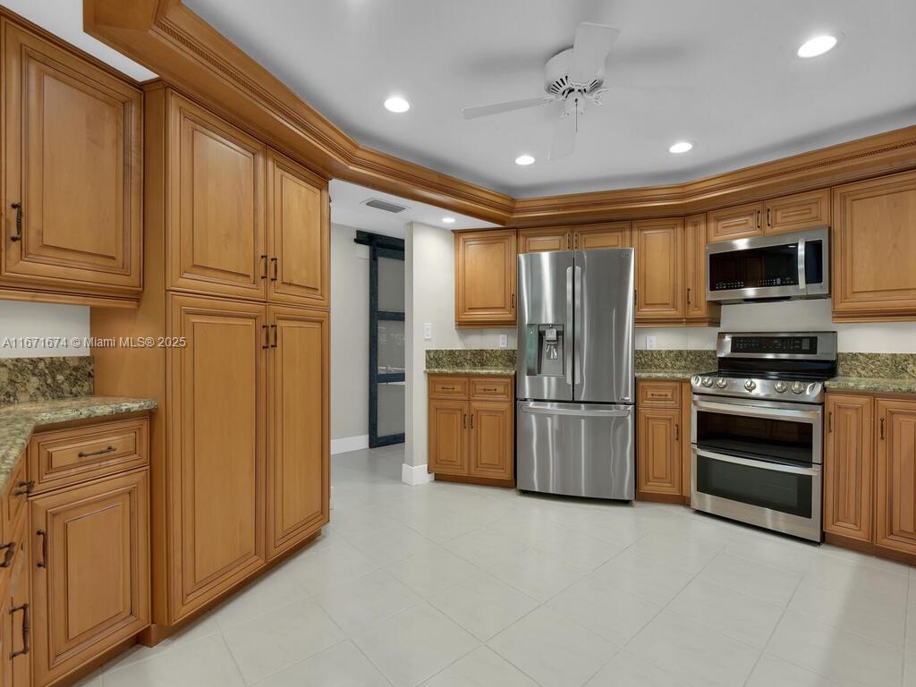 PALM RIVER ESTATES - Residential
