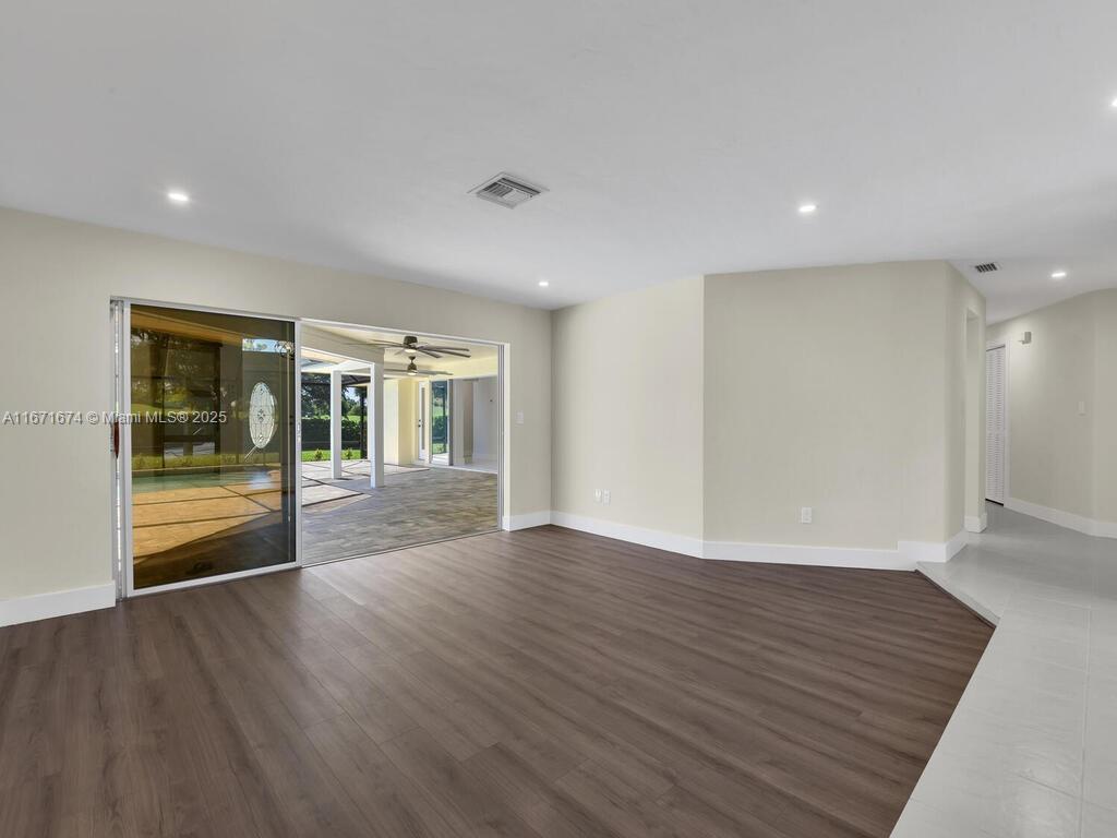 PALM RIVER ESTATES - Residential