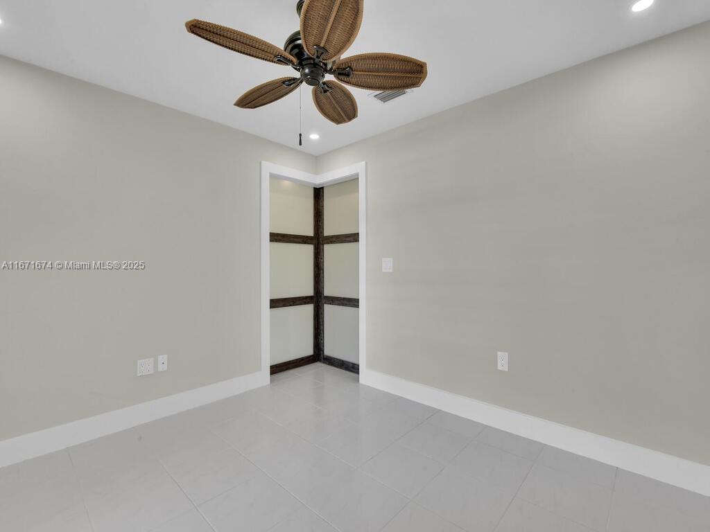 PALM RIVER ESTATES - Residential