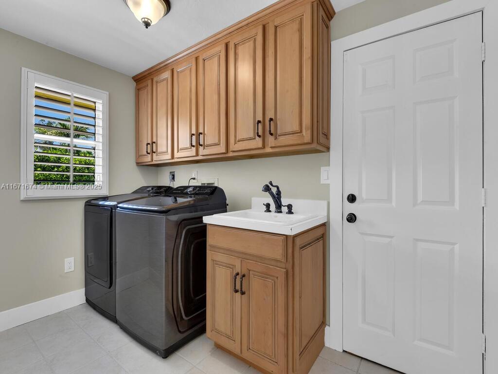 PALM RIVER ESTATES - Residential