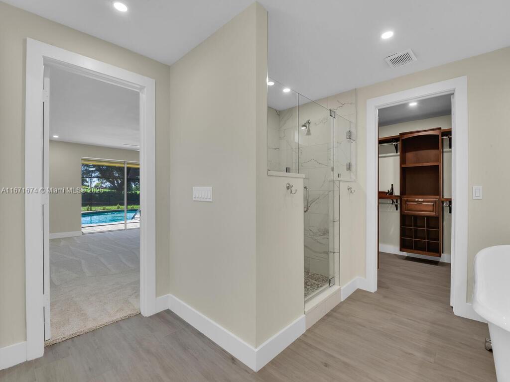 PALM RIVER ESTATES - Residential