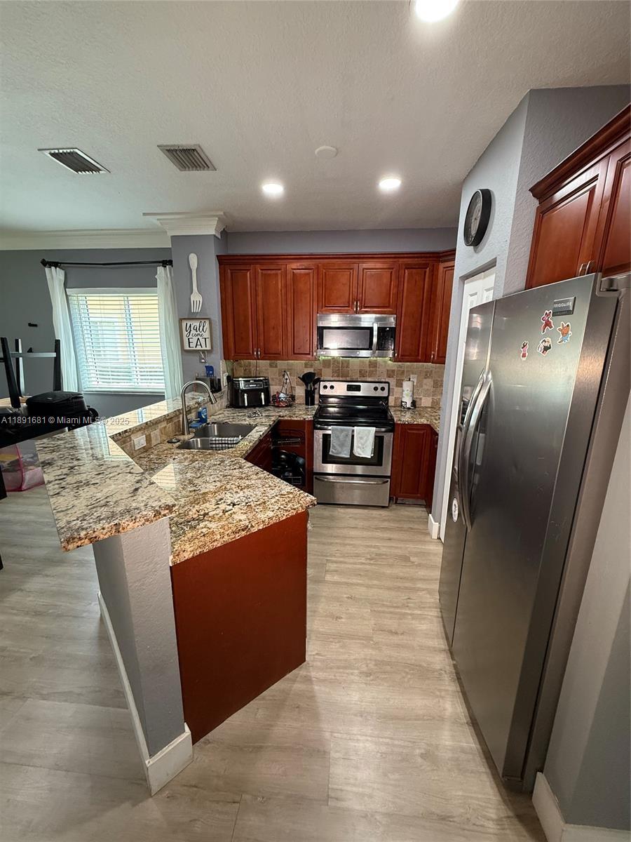 CATALINA PLACE - Residential