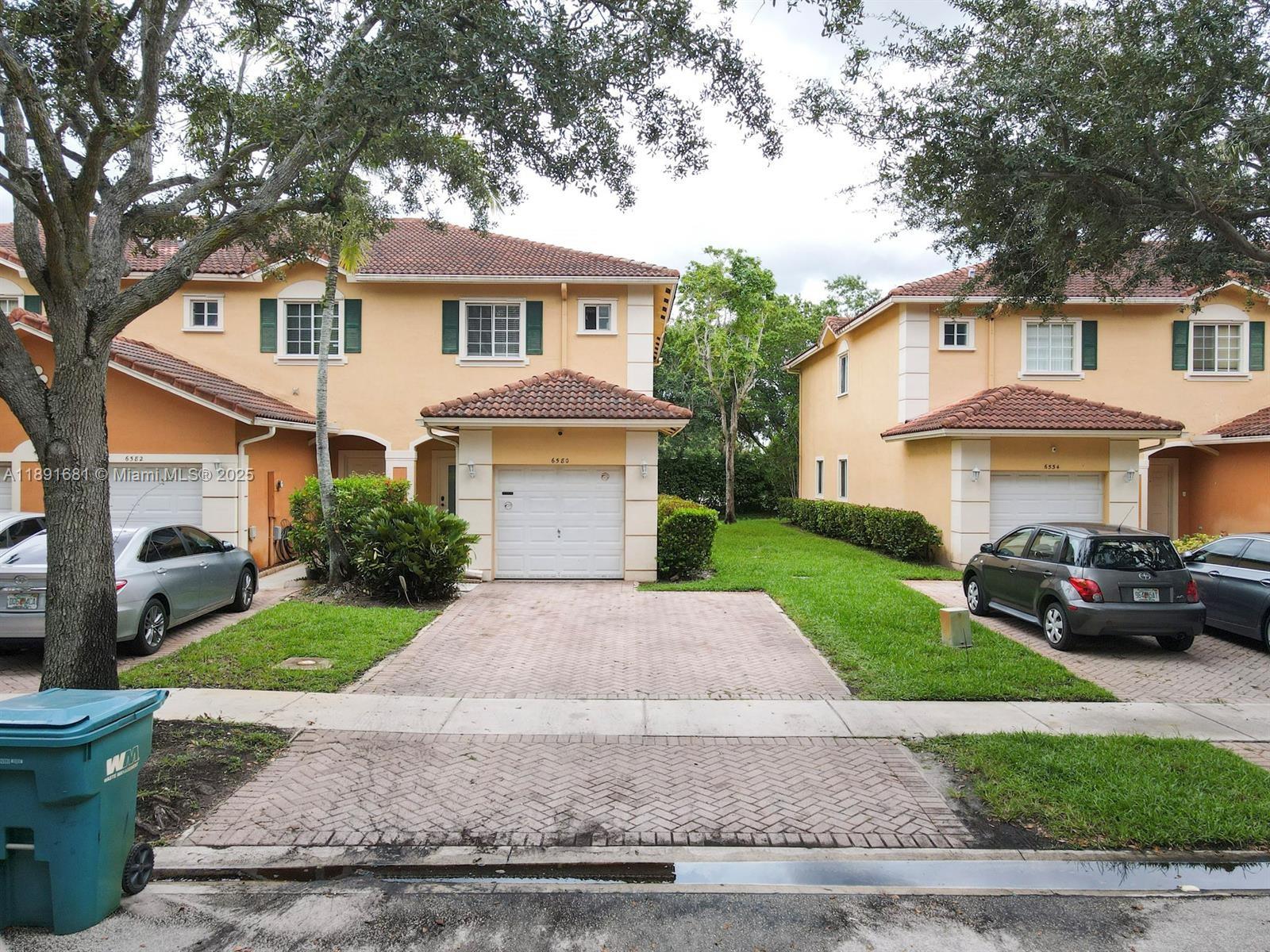 CATALINA PLACE - Residential
