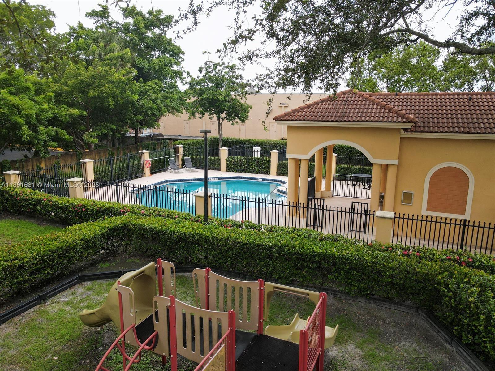 CATALINA PLACE - Residential