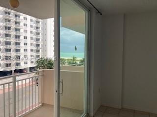 345 Ocean Dr 424