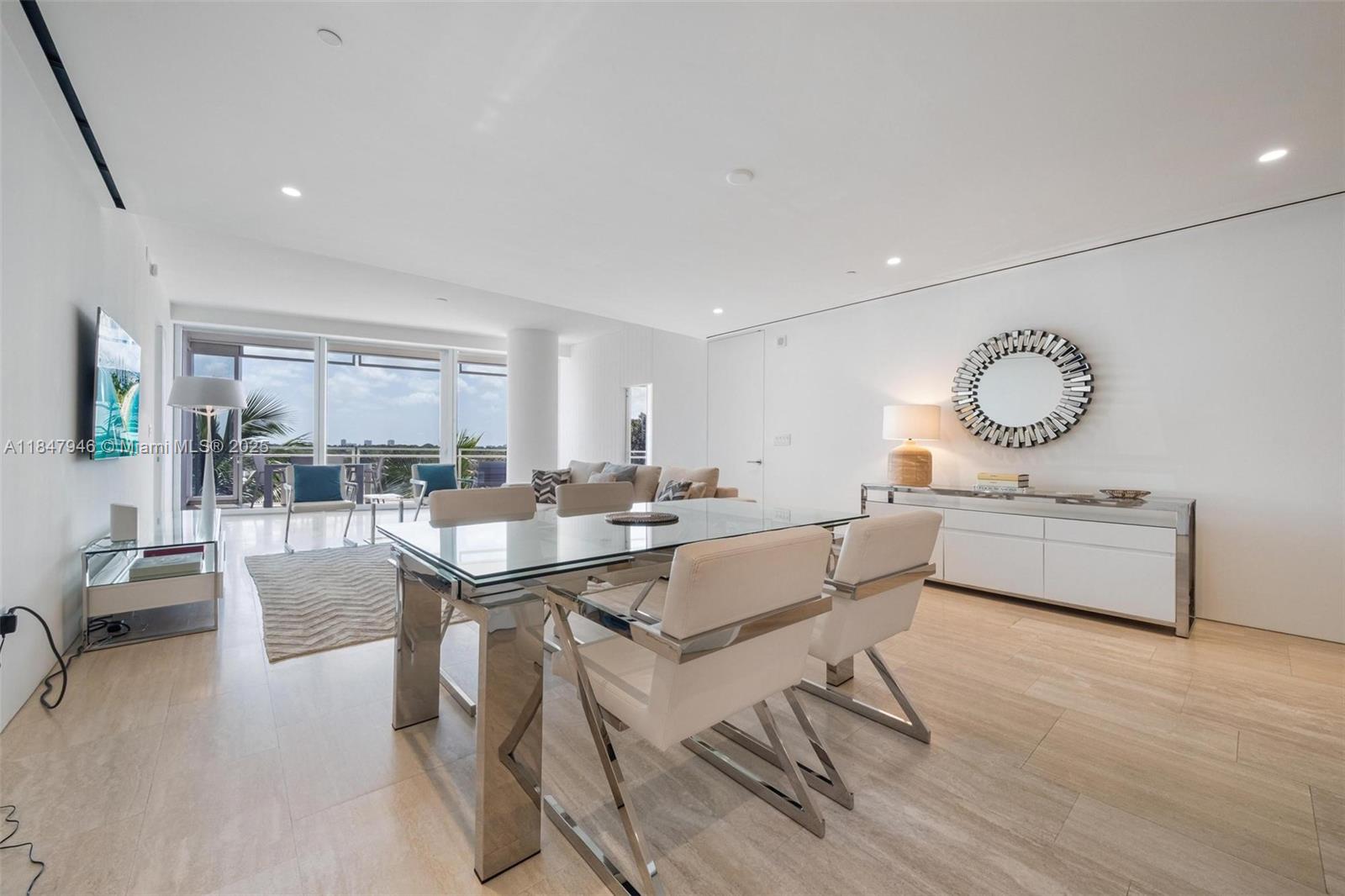 9001 Collins Ave S-406