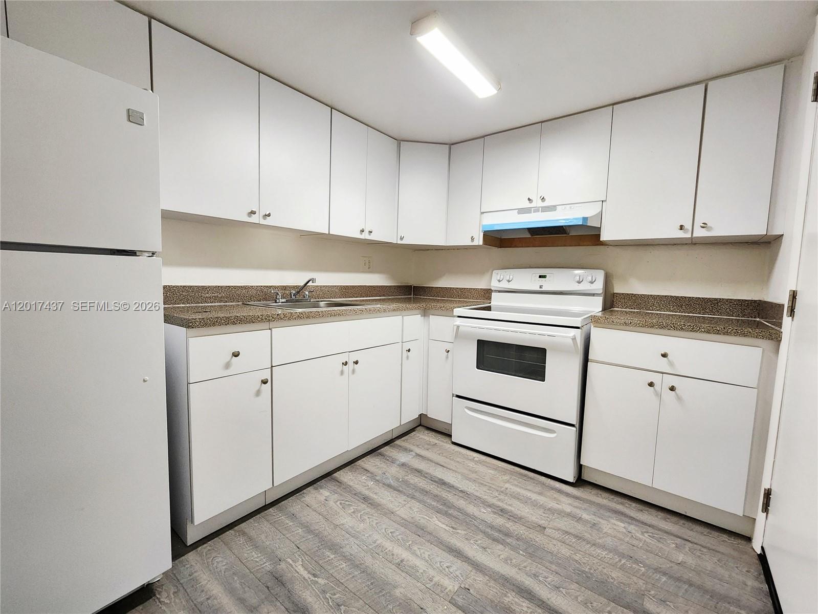 13285 NE 6th Ave N402