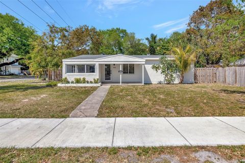 Photo of 843 SW 20th St, Fort Lauderdale, FL 33315 (MLS # A11875945)