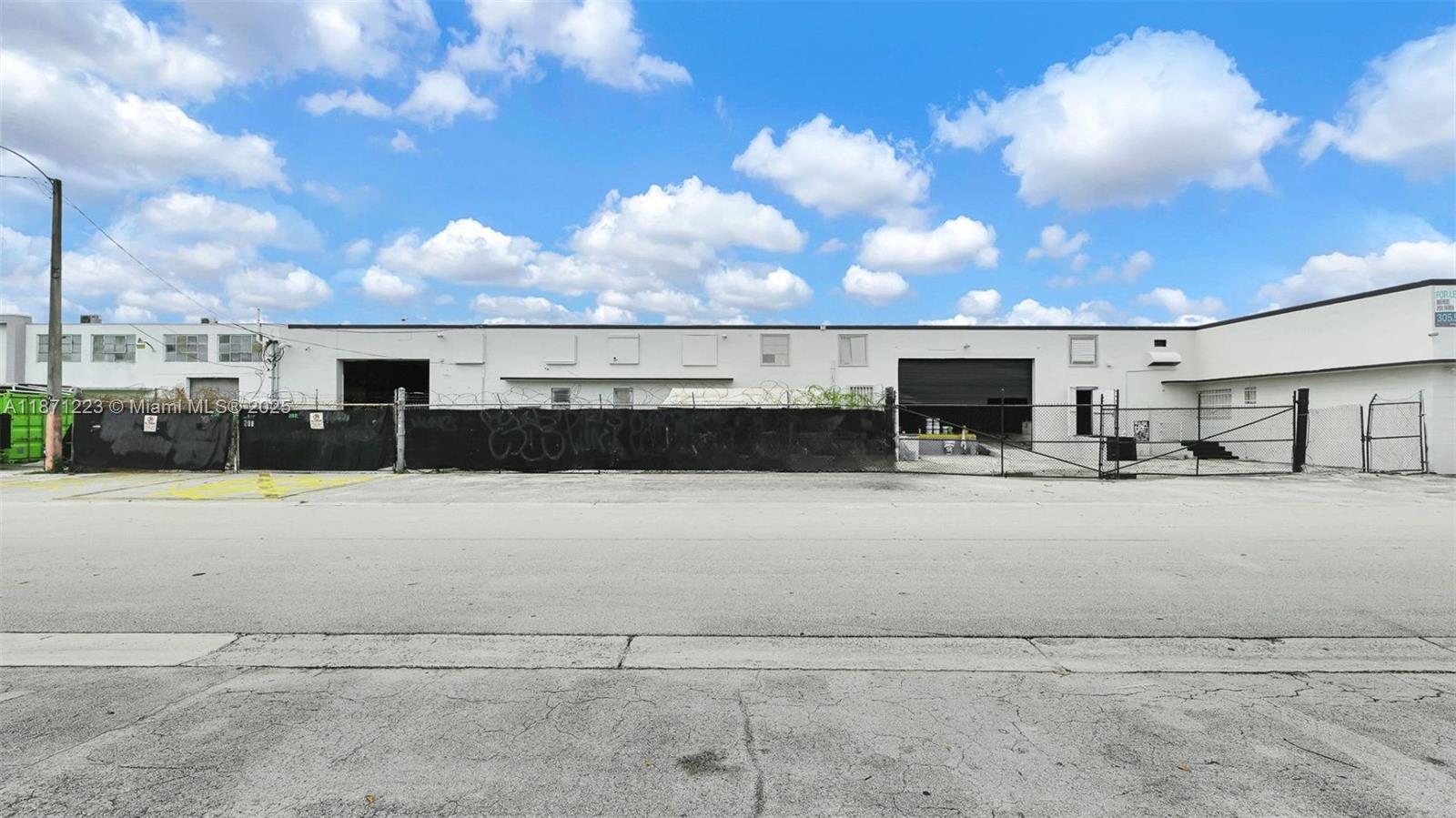 Gridline Properties is pleased to present for sale a free-standing 32,000 SF warehouse building
strategically located in the heart of Miami’s Little River district. Situated within one of the city’s
most dynamic and rapidly evolving neighborhoods, this asset represents a rare opportunity to
acquire significant square footage in an urban-core setting.
The building can be easily subdivided or utilized as single unit, making it a versatile opportunity
for both end-users and investors. The property offers dock height loading, on-site parking, and
an additional outdoor component in the rear of the building.