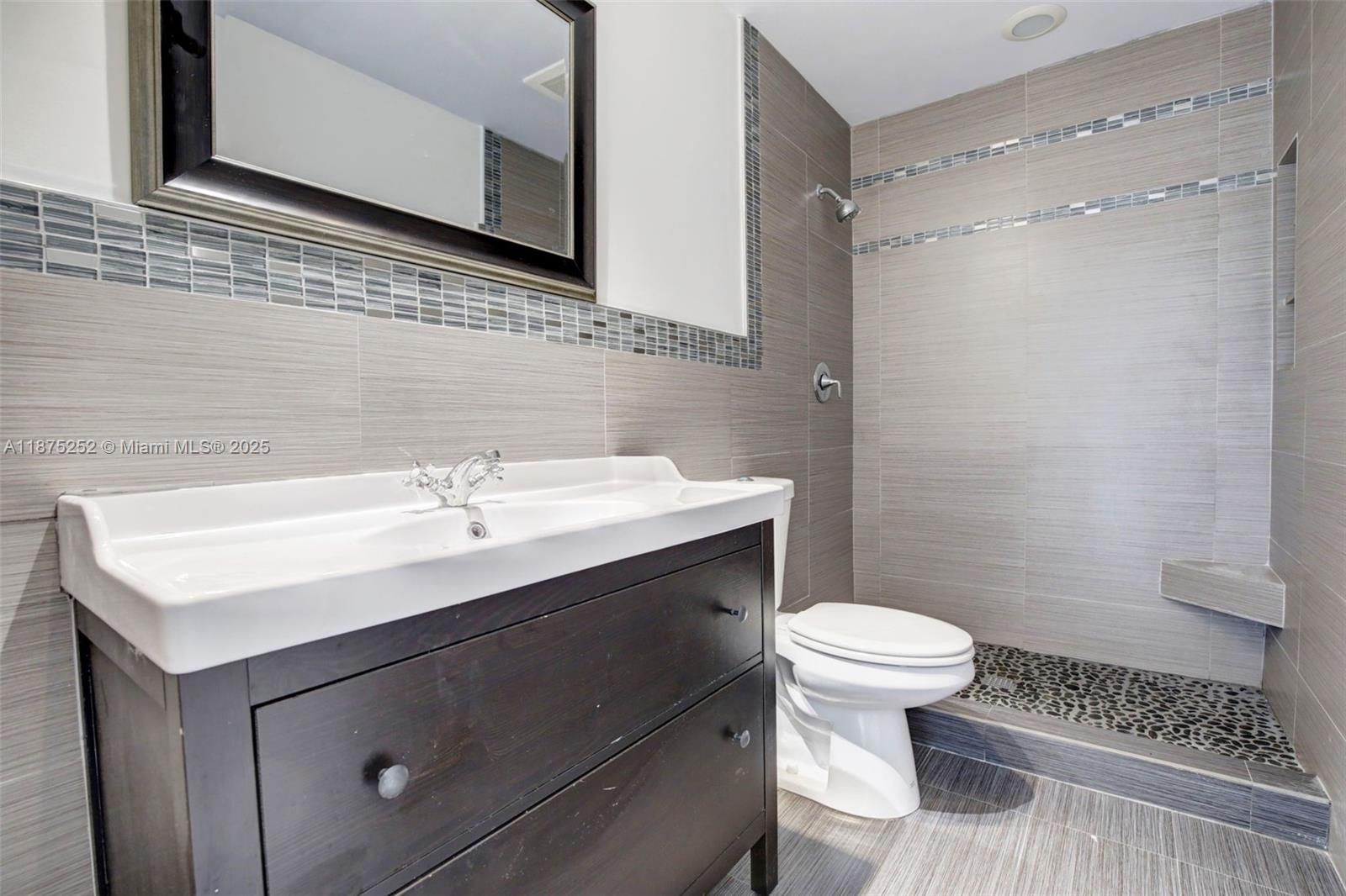 LAKESIDE VILLAS AT - Residential