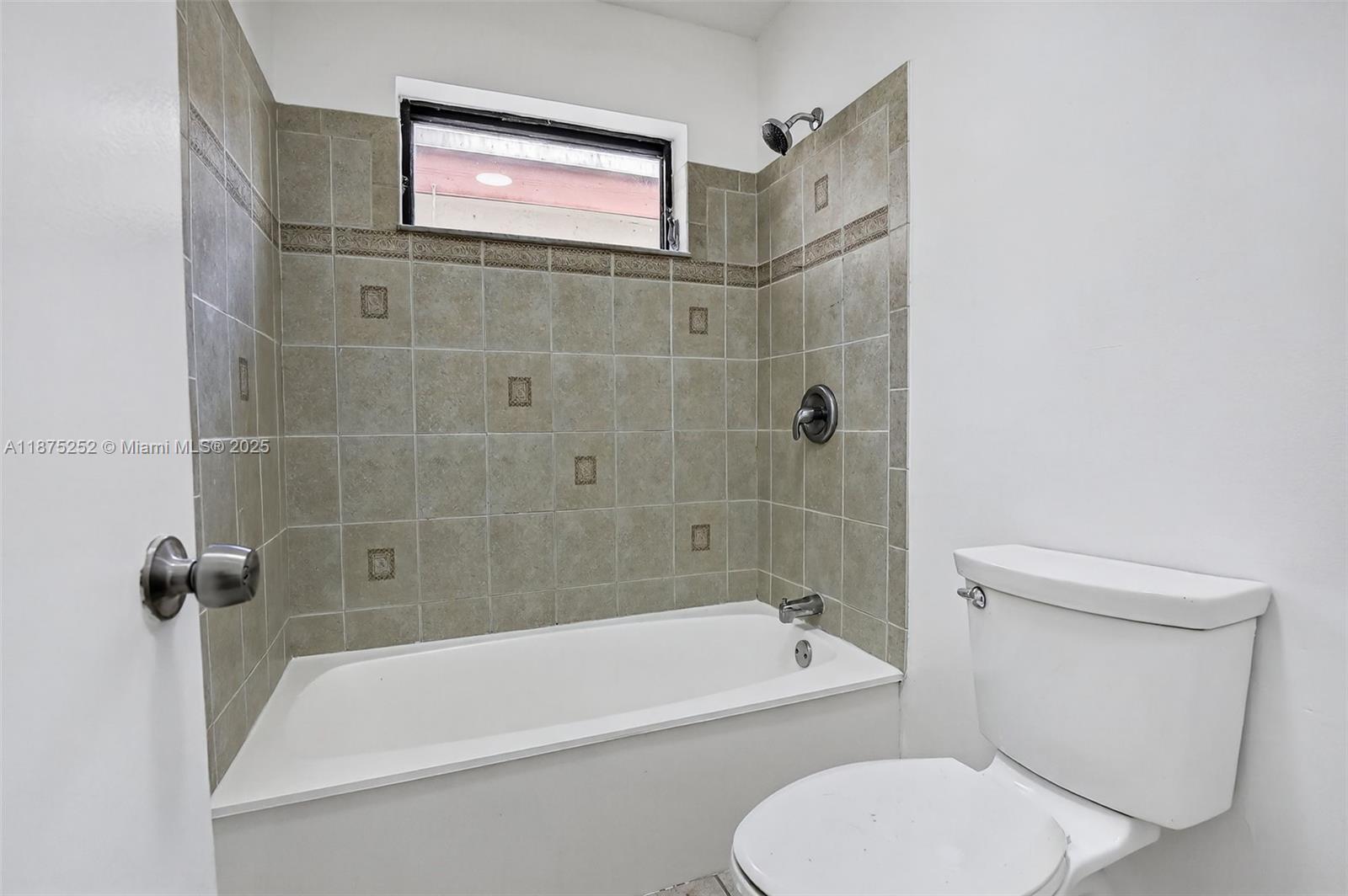 LAKESIDE VILLAS AT - Residential