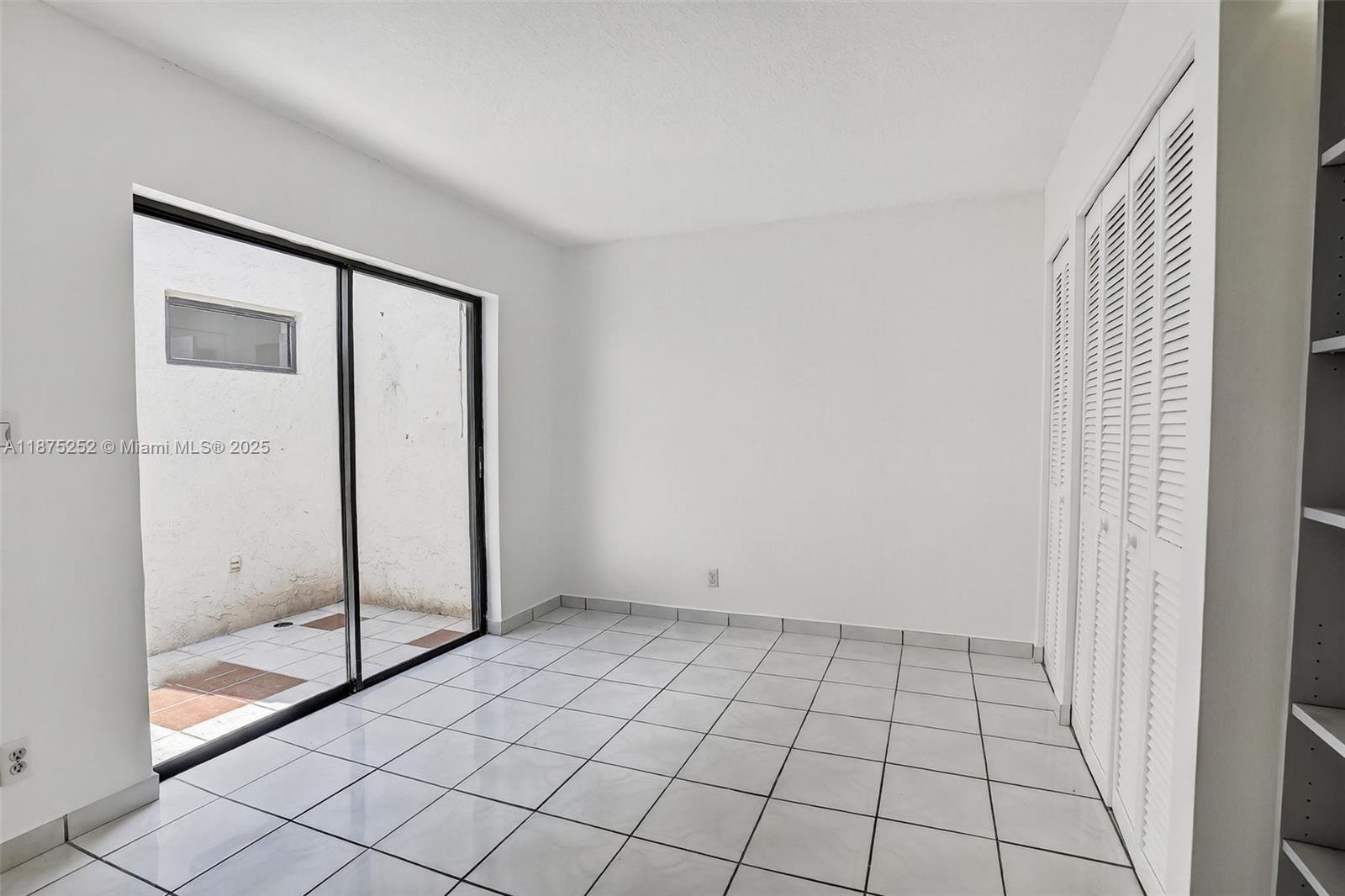 LAKESIDE VILLAS AT - Residential