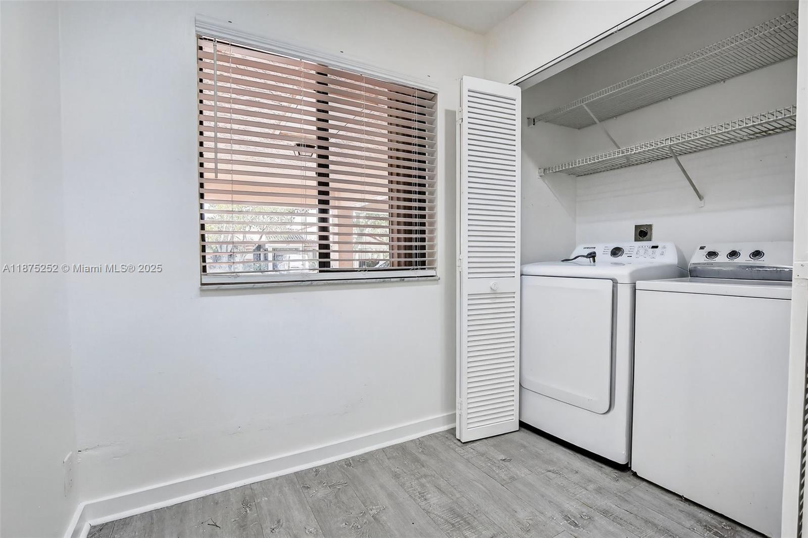 LAKESIDE VILLAS AT - Residential