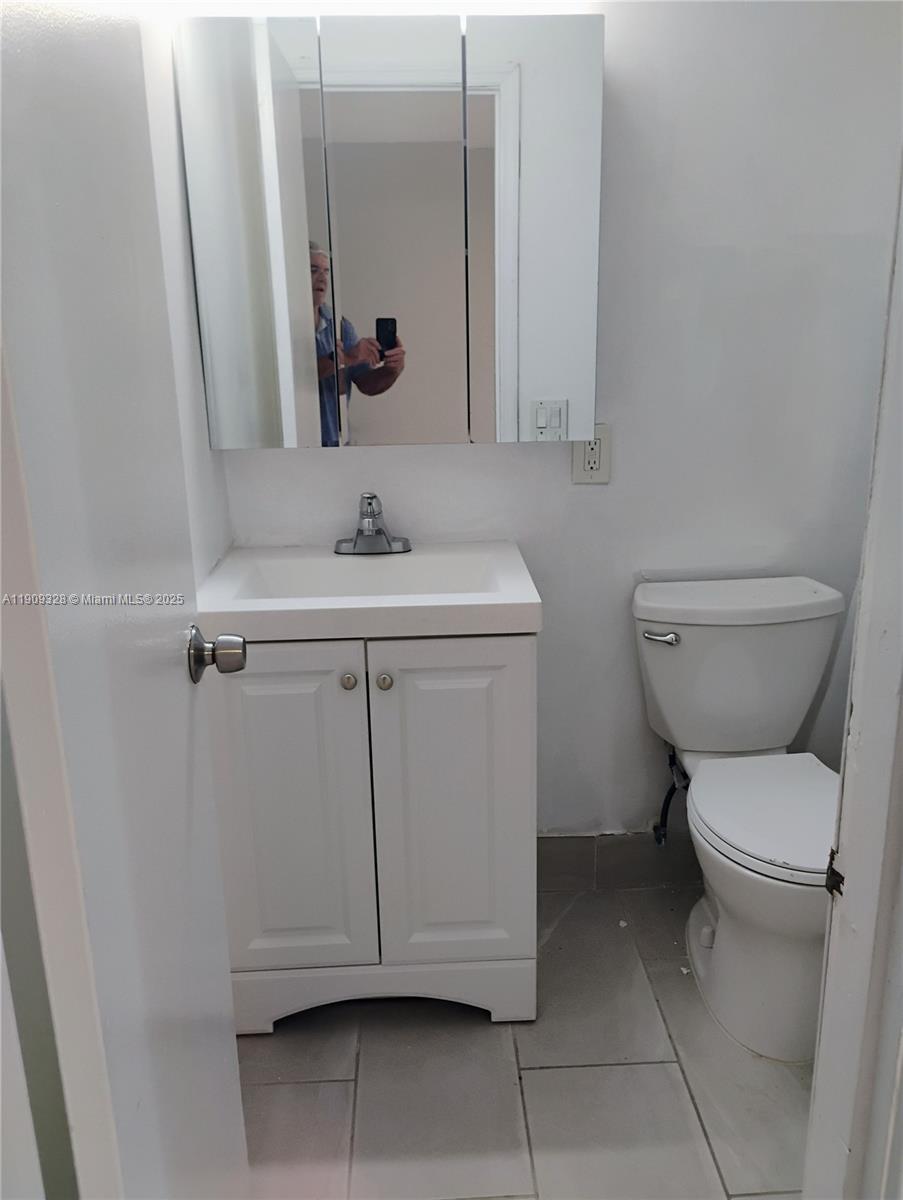 HOLLYWOOD SOUTH SIDE ADD - Residential Lease