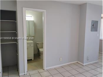 HOLLYWOOD SOUTH SIDE ADD - Residential Lease