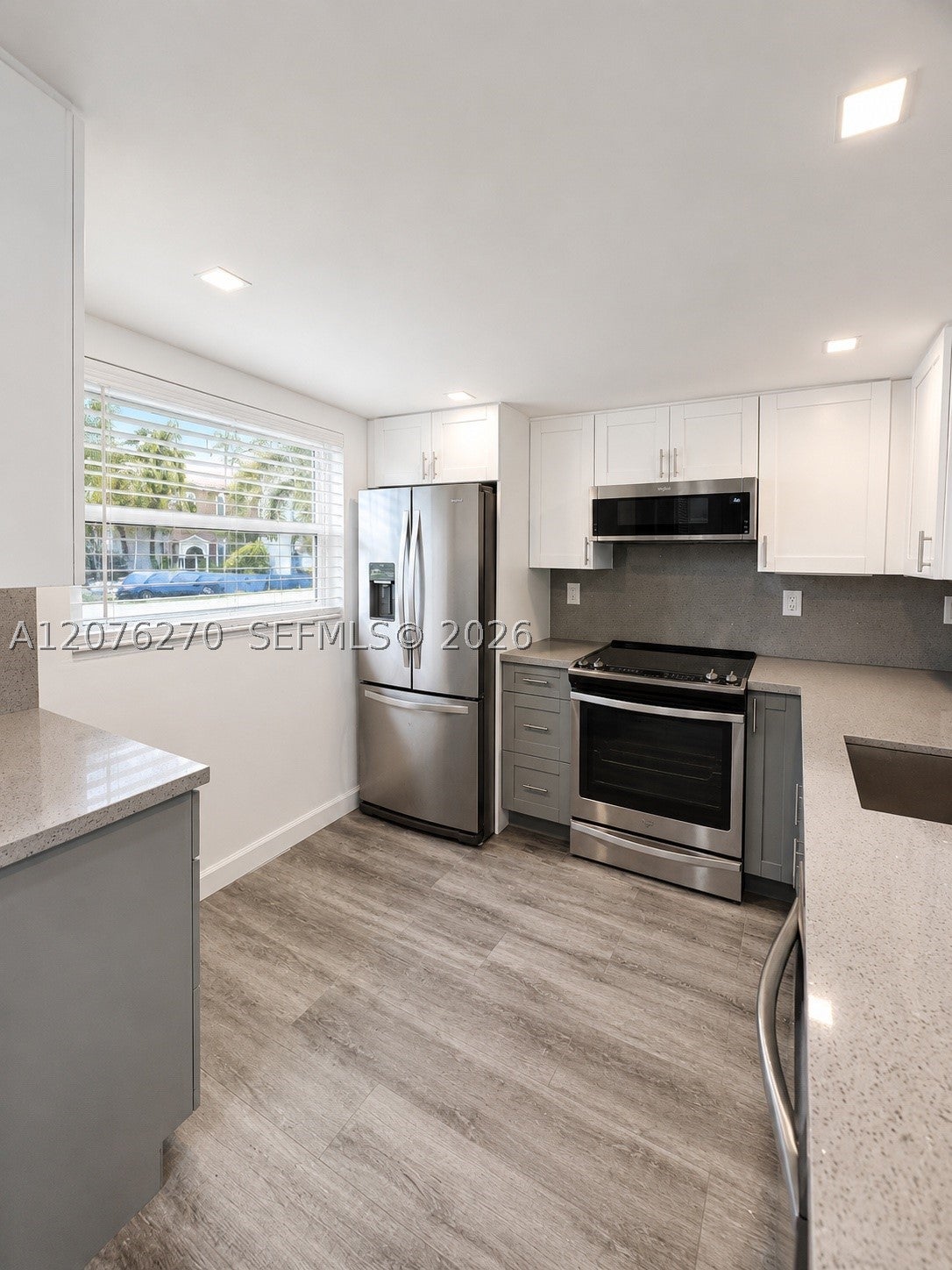 4000 NE 170th St 206