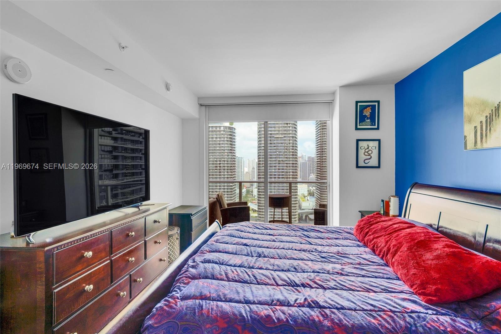 1100 MILLECENTO RESIDENCE - Residential