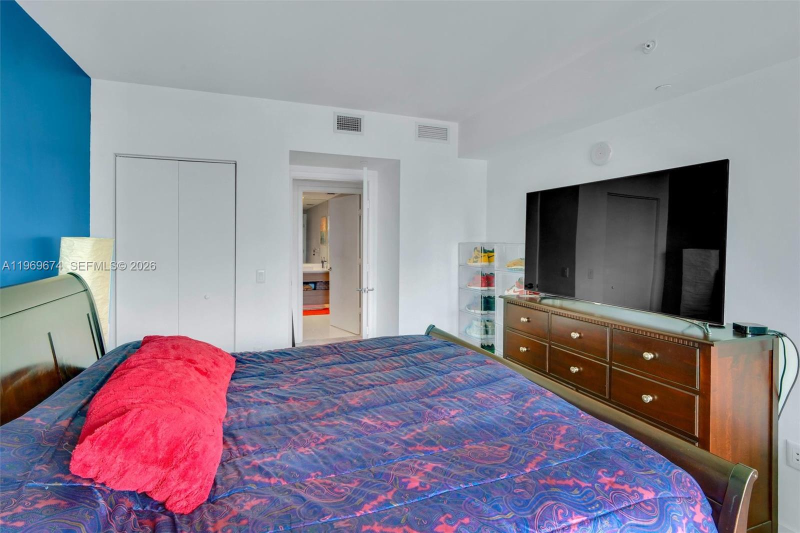 1100 MILLECENTO RESIDENCE - Residential