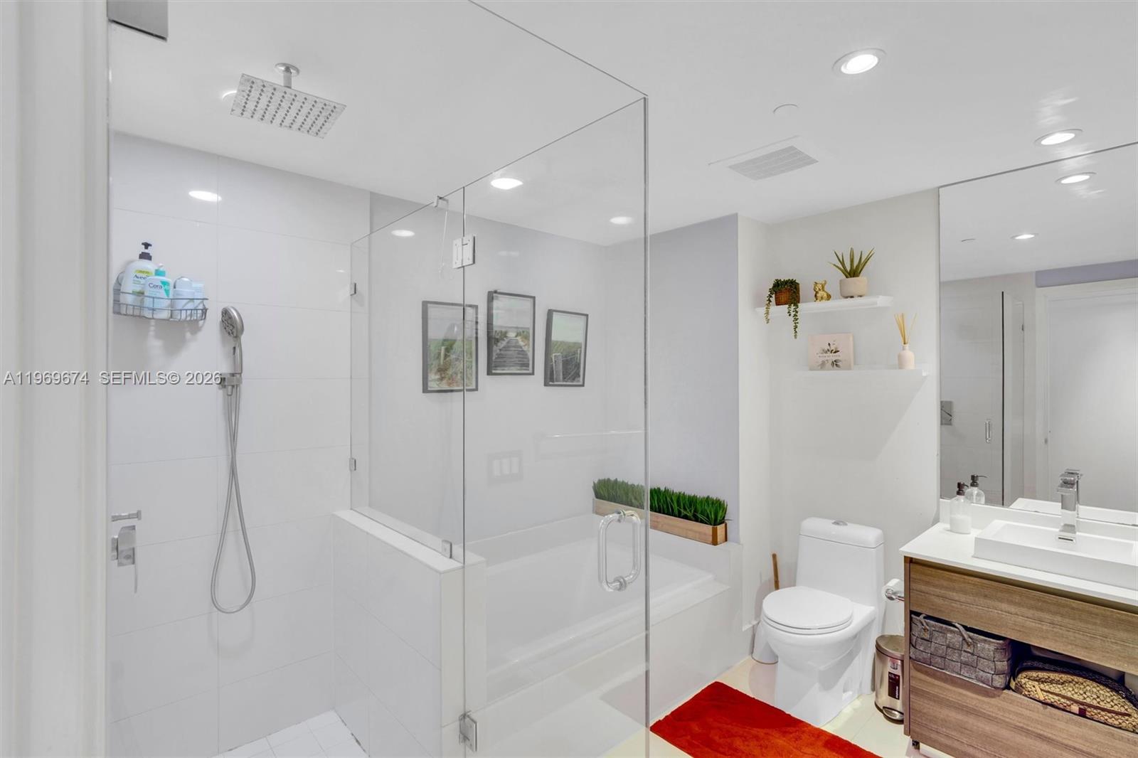 1100 MILLECENTO RESIDENCE - Residential