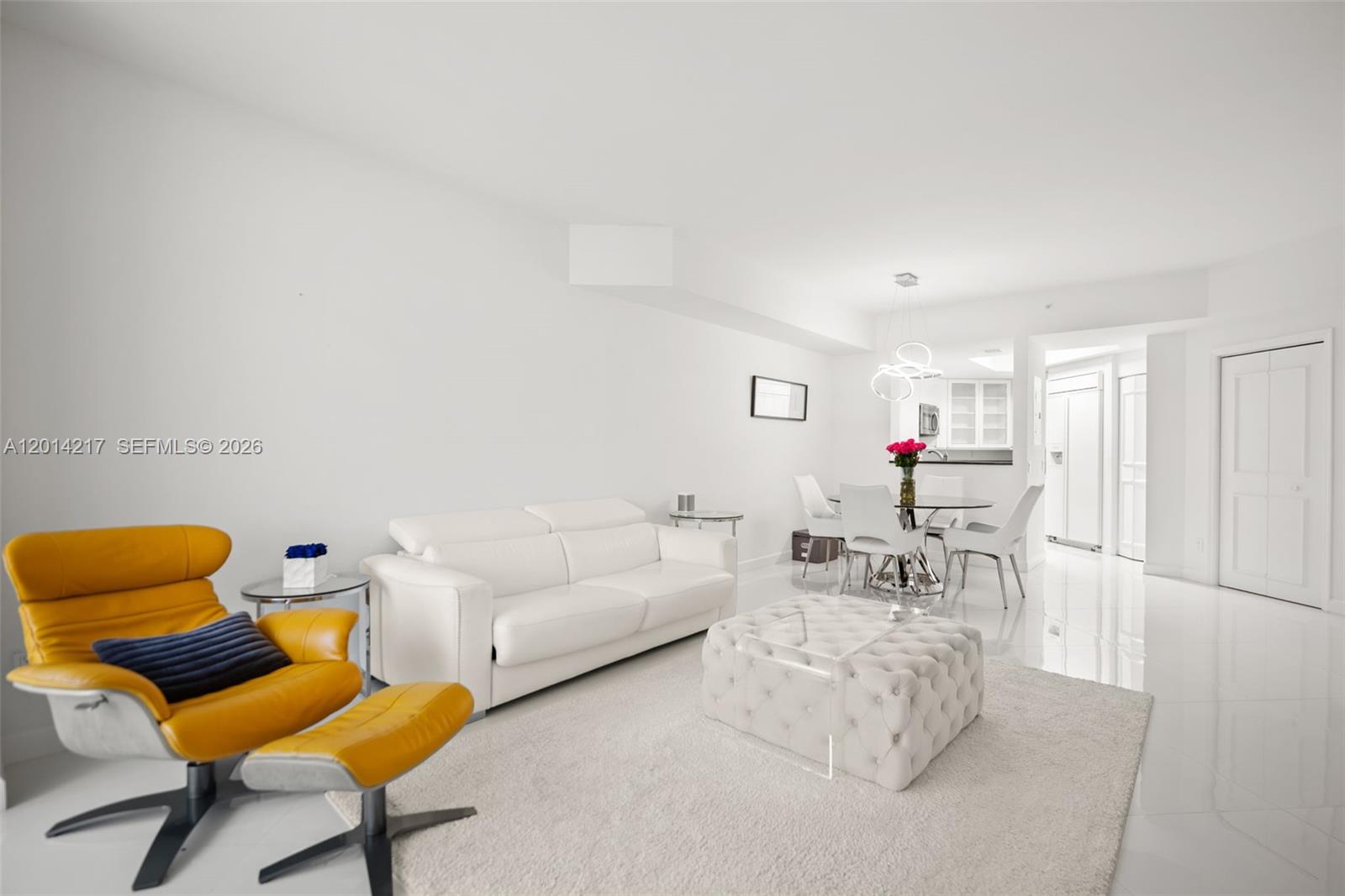 21050 Point Pl 302, Aventura, FL, 33180/$369,000 4 21050 Point Pl 302