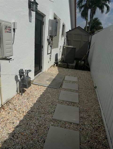 14941 SW 168th Ter 2 Miami FL 33187