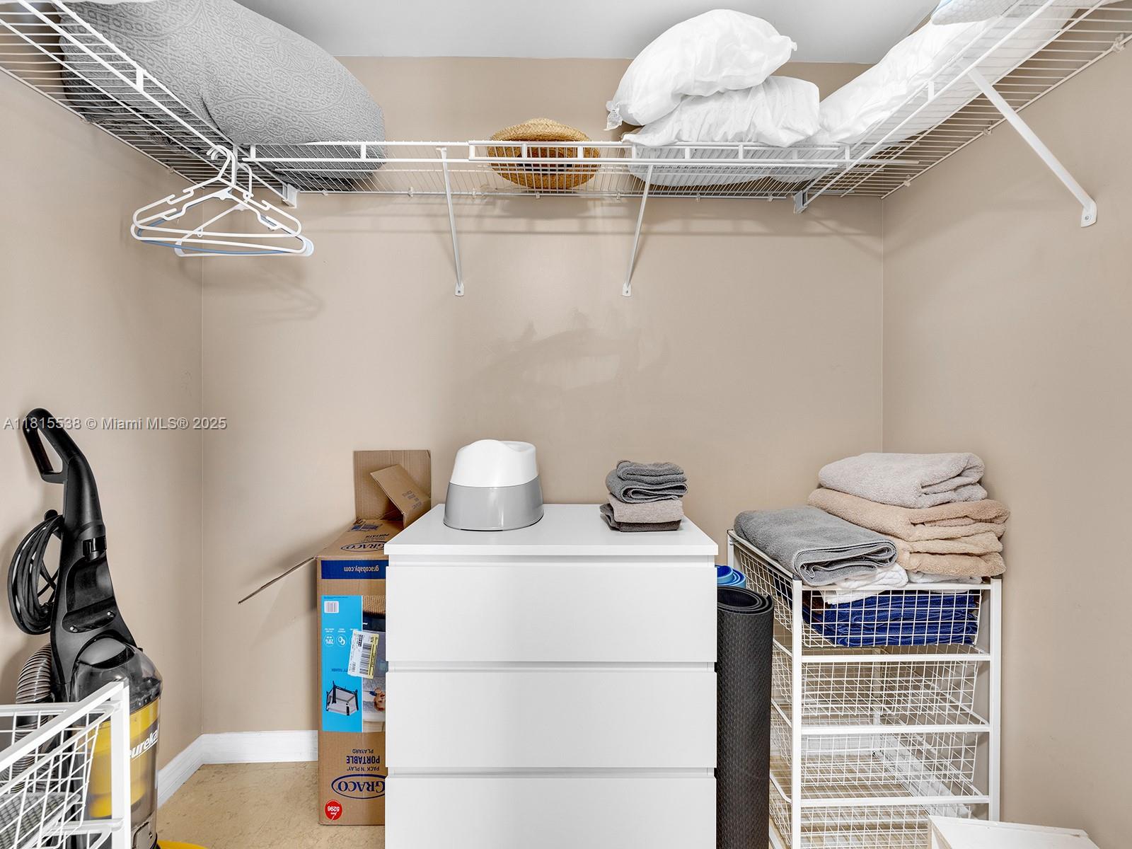 LA PERLA CONDO - Residential