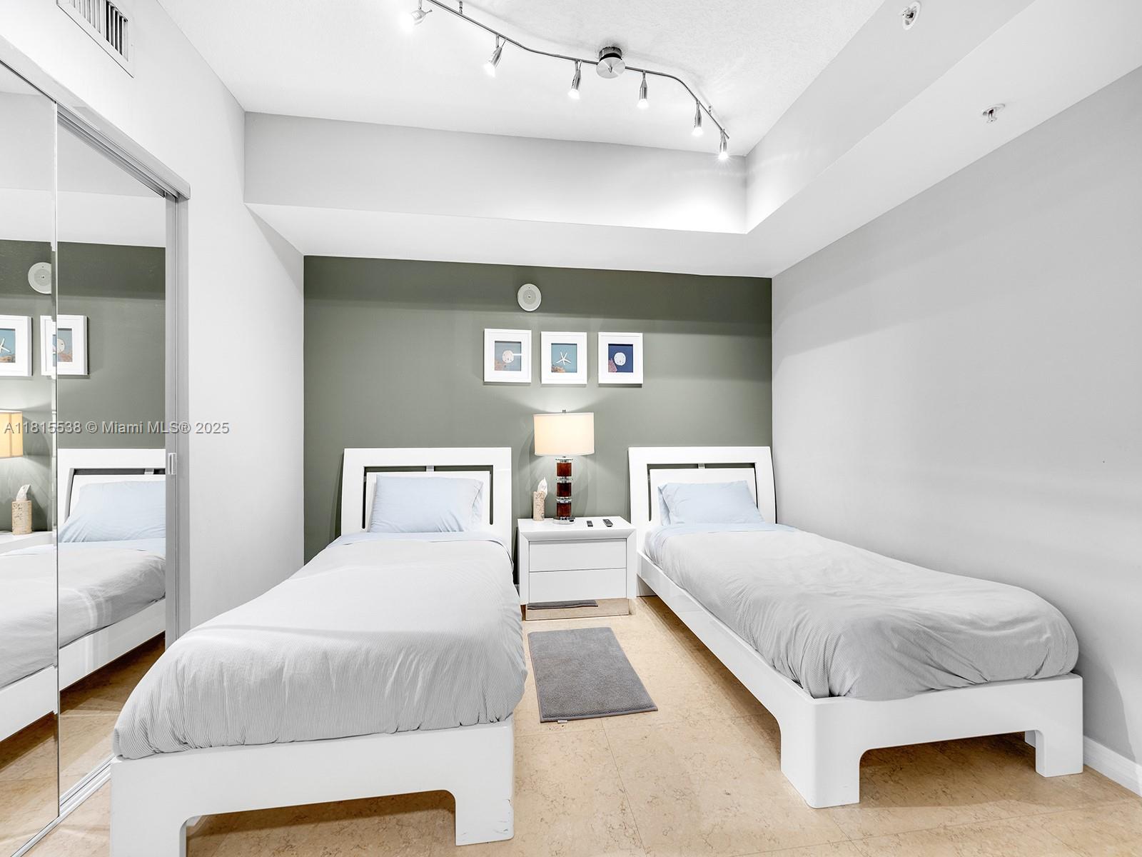 LA PERLA CONDO - Residential