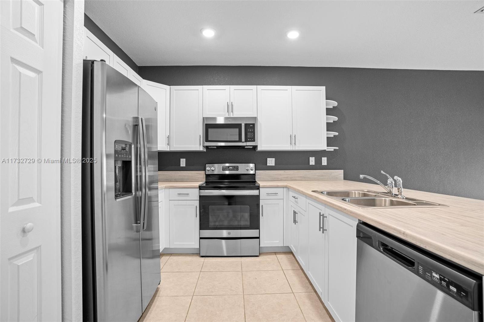 AQUABELLA NORTH REPLAT - Residential