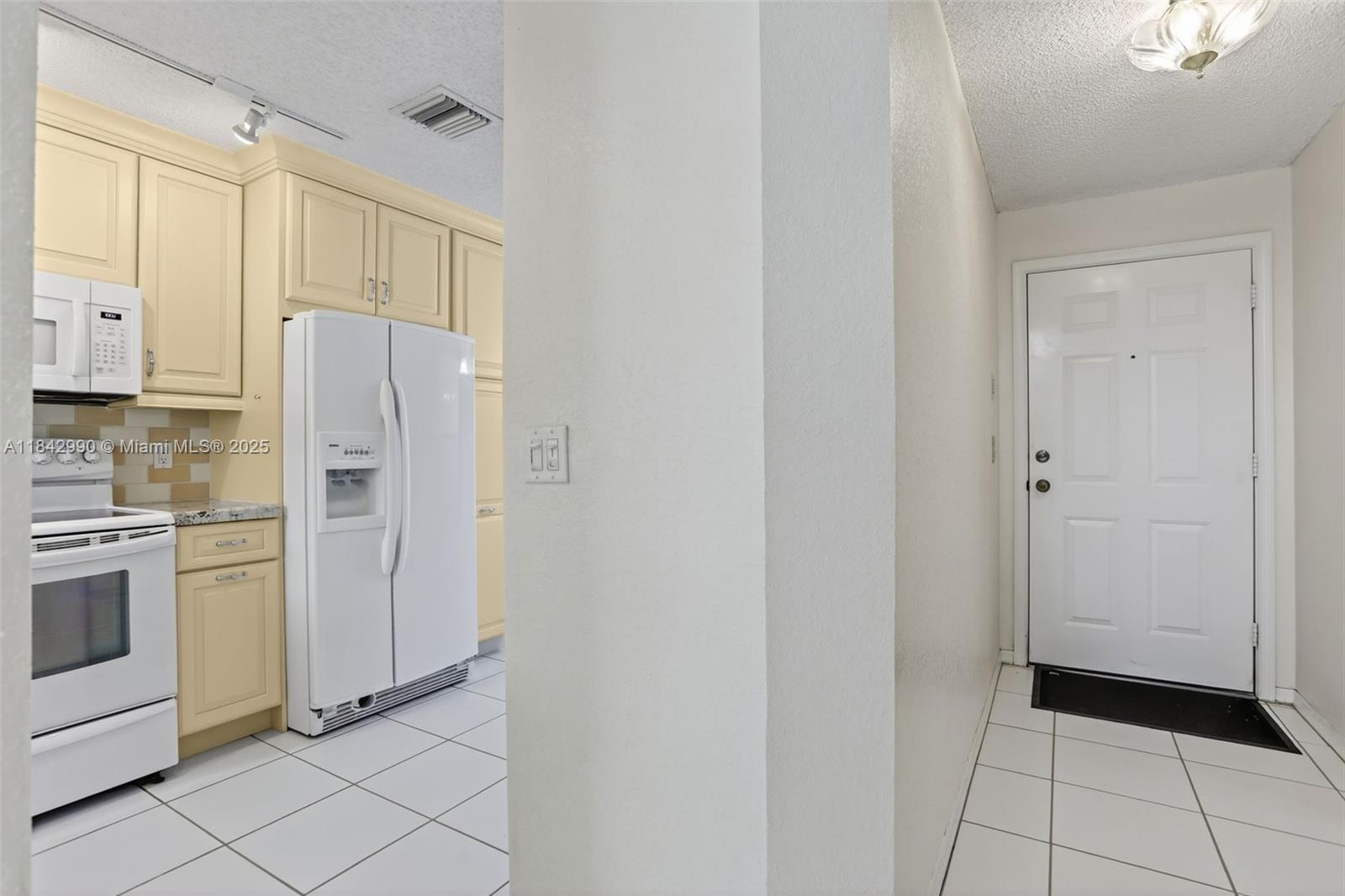 7592 S Pinewalk Dr S 164