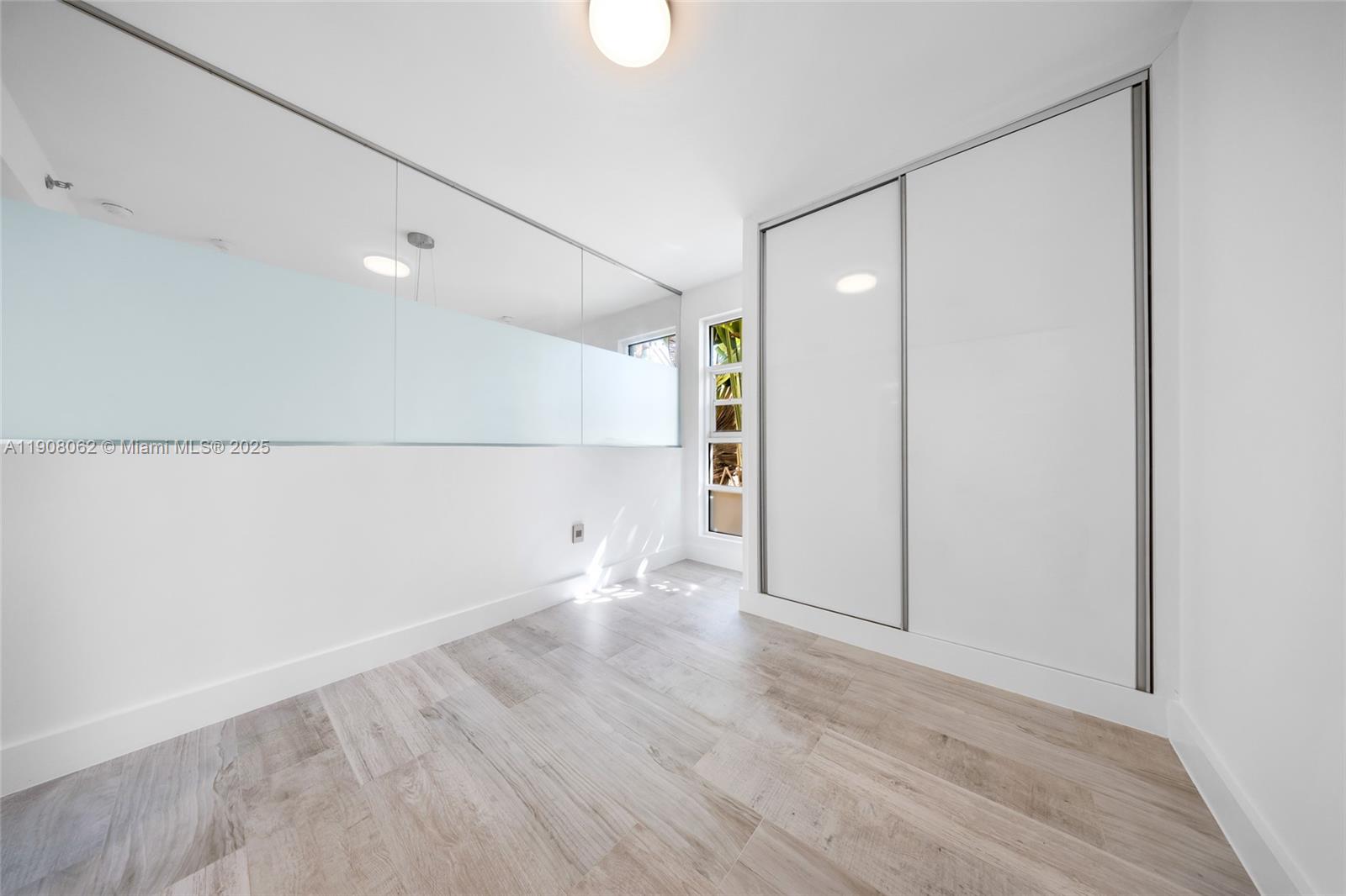 LUNAMAR LOFTS AT LINCOLN - Residential