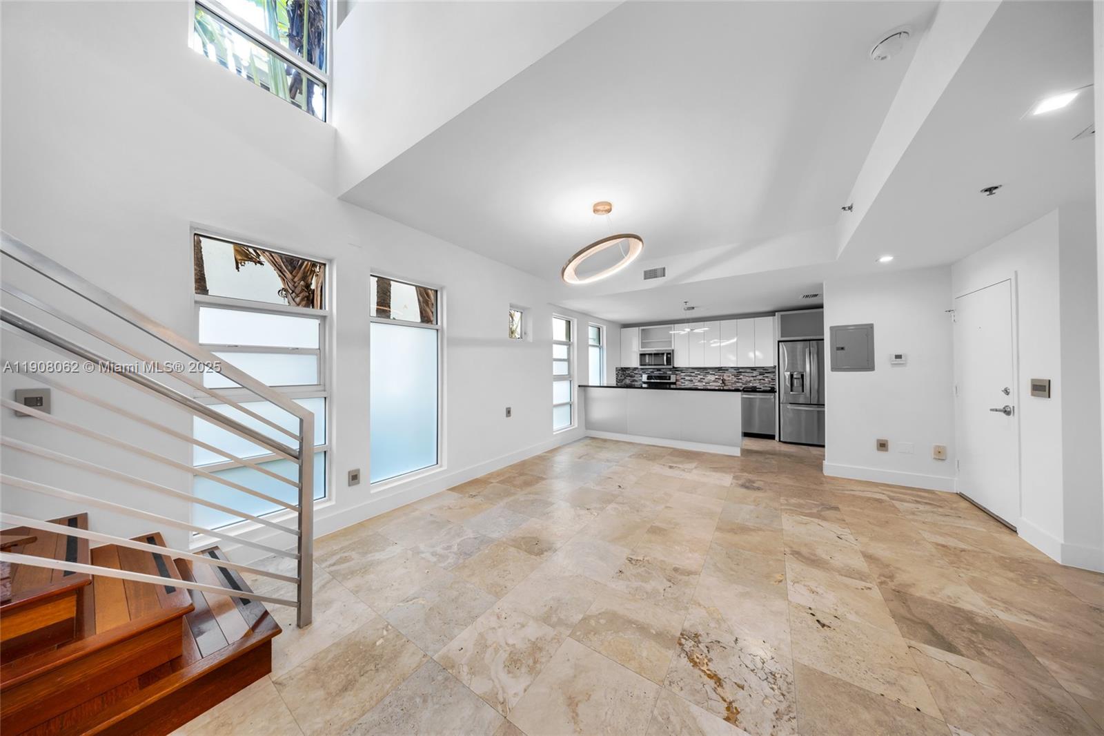 LUNAMAR LOFTS AT LINCOLN - Residential