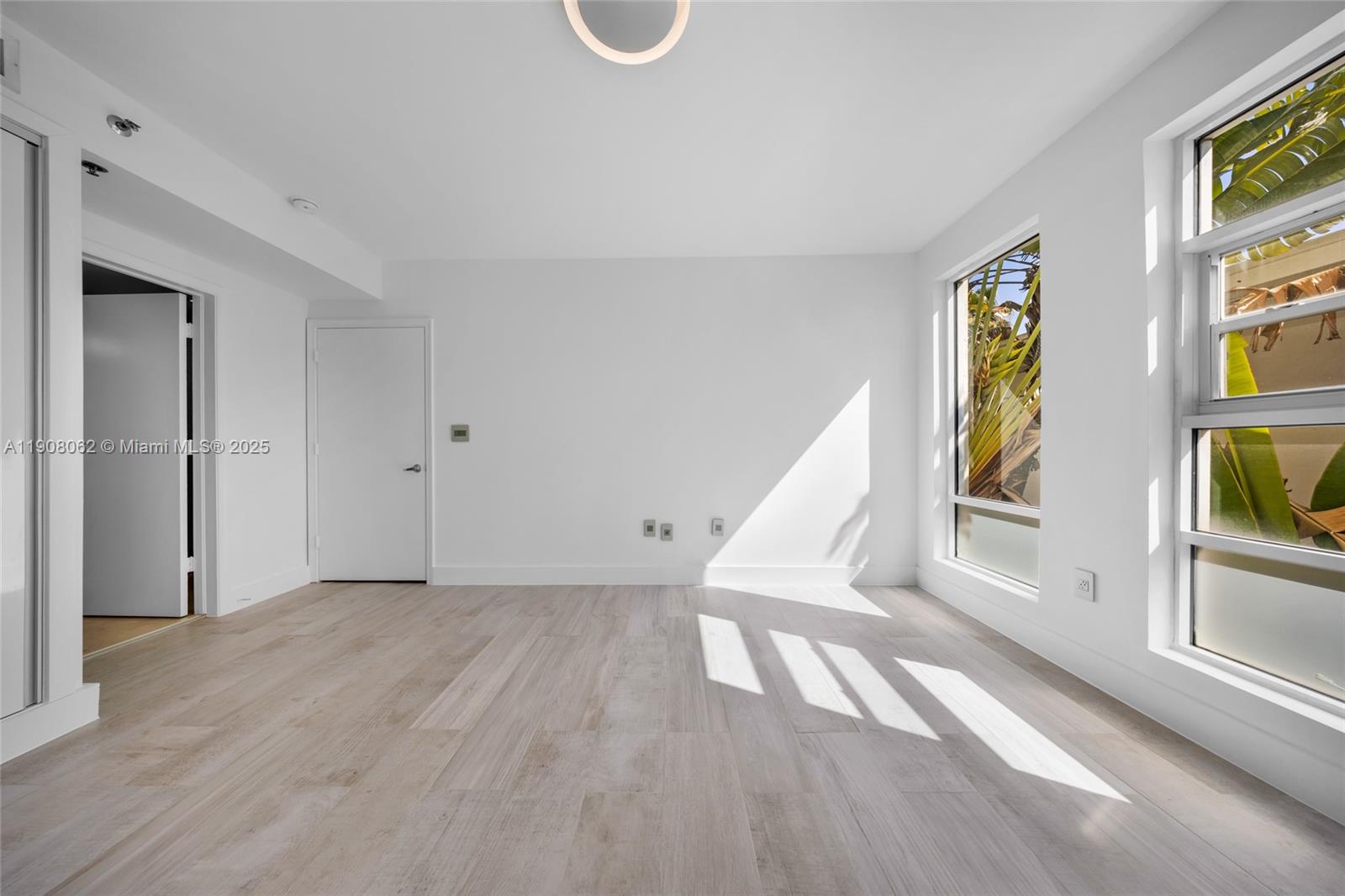 LUNAMAR LOFTS AT LINCOLN - Residential