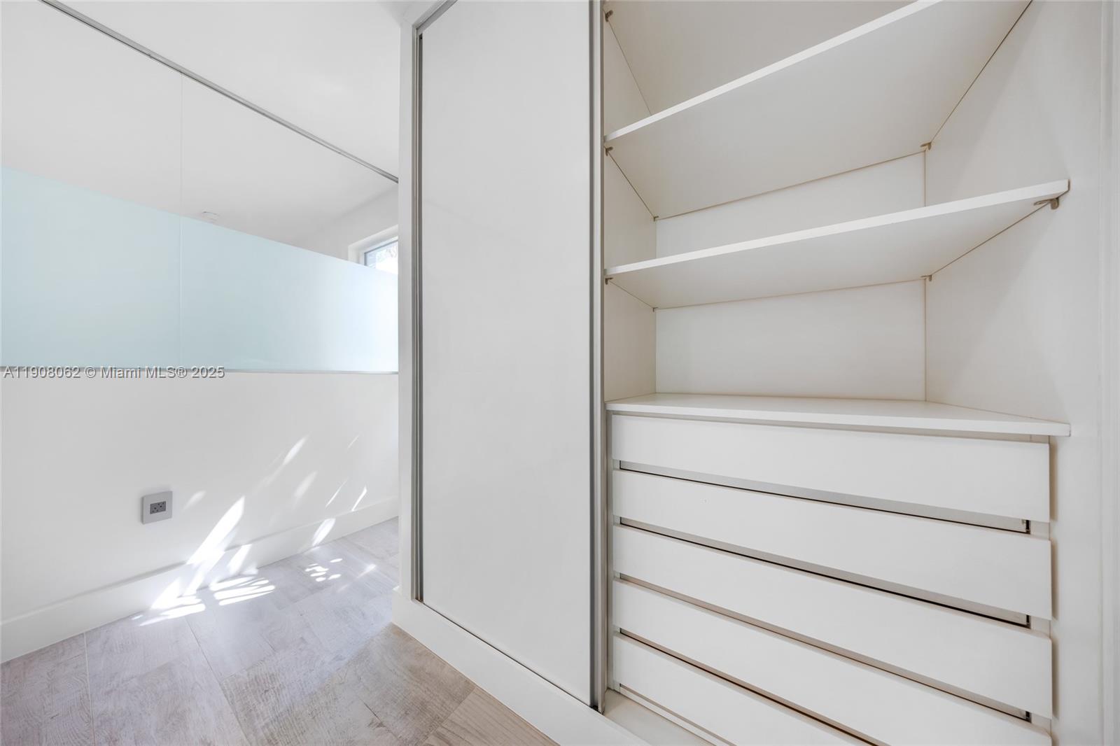 LUNAMAR LOFTS AT LINCOLN - Residential