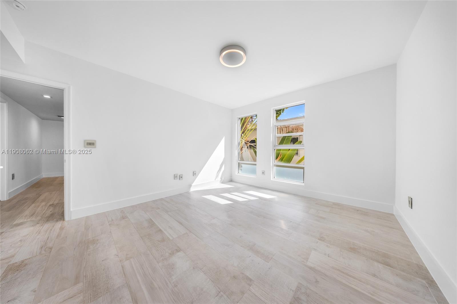 LUNAMAR LOFTS AT LINCOLN - Residential